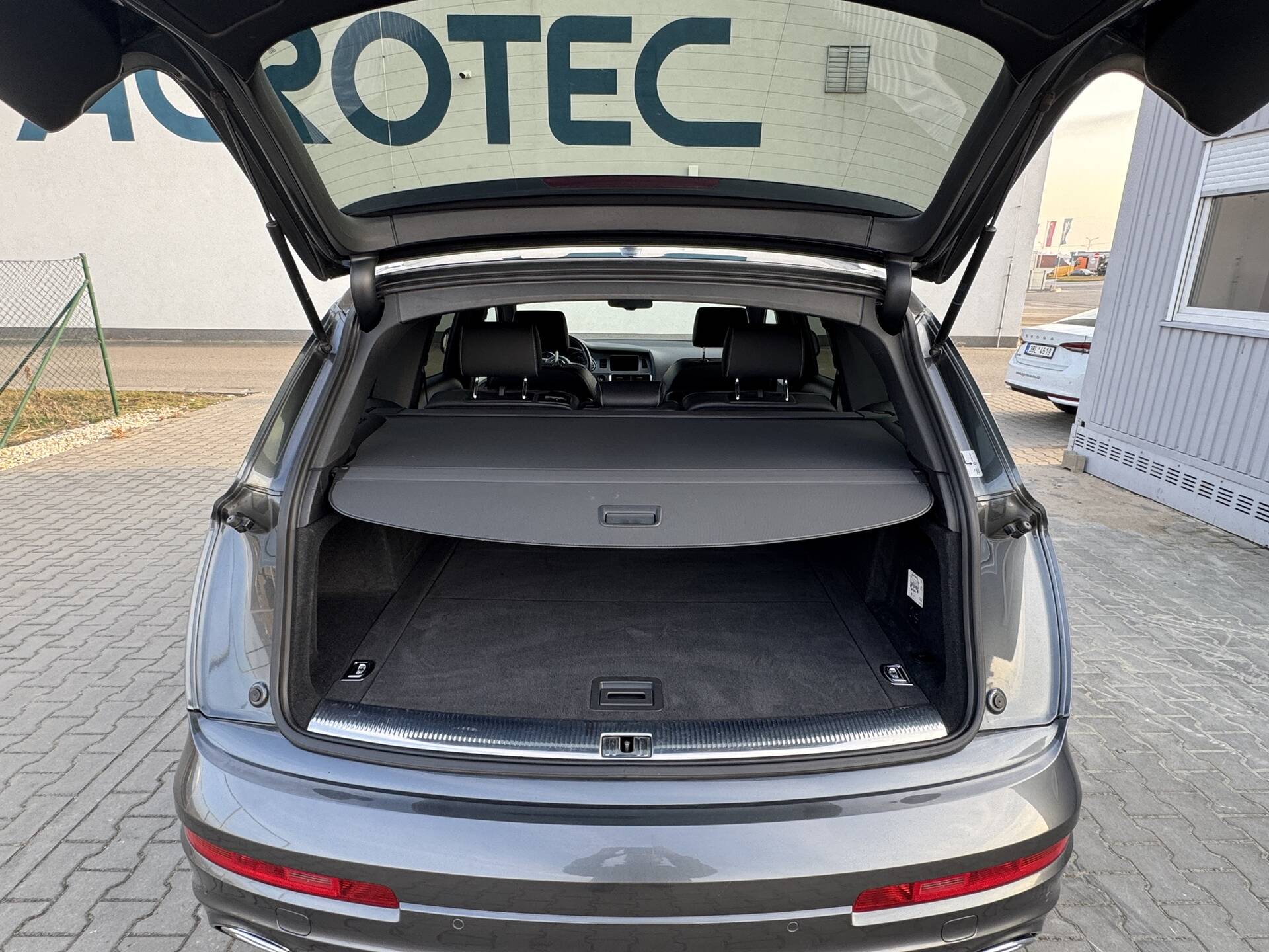 product-gallery-image