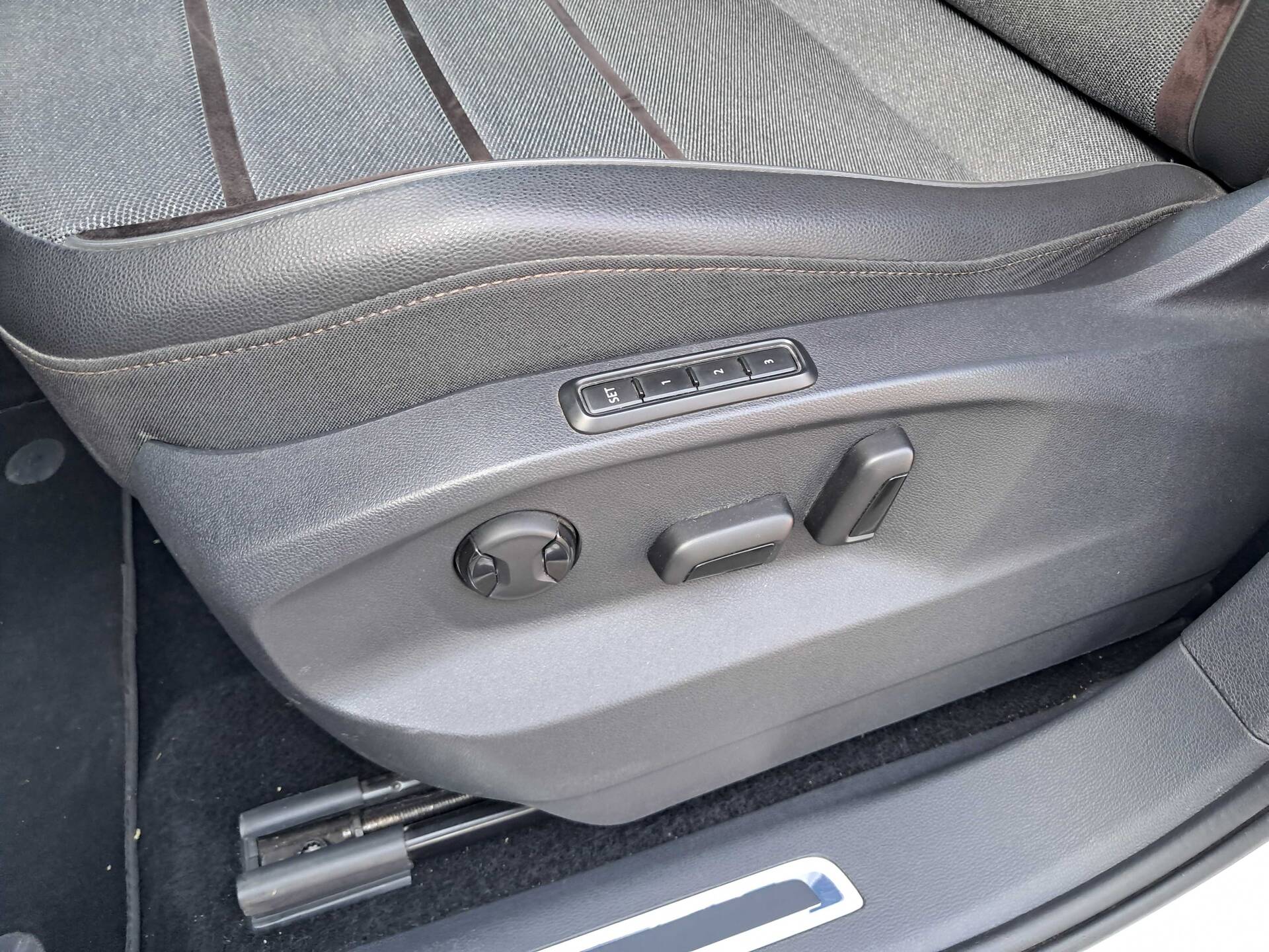 product-gallery-image