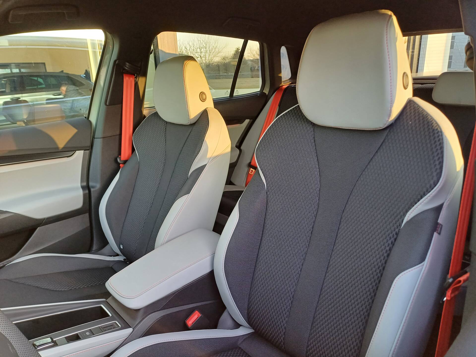 product-gallery-image