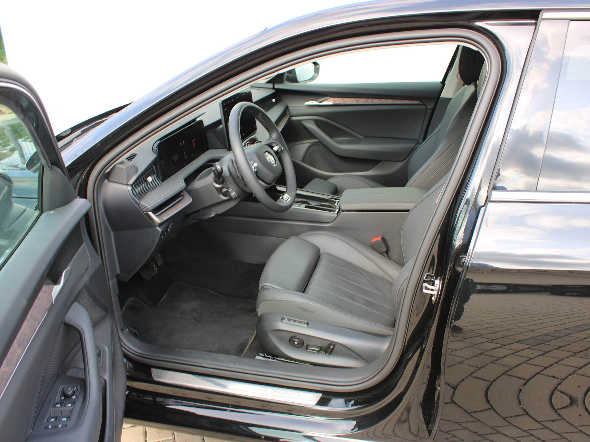 product-gallery-image