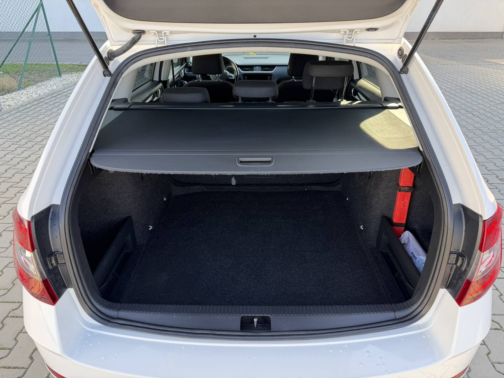 product-gallery-image