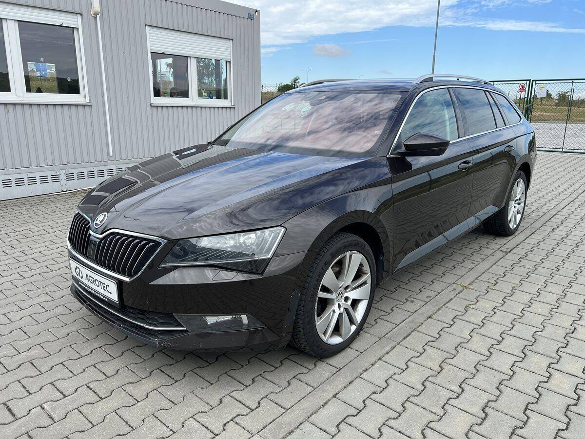 Škoda Superb 2.0 TDI 140kW 4x4 Style Combi