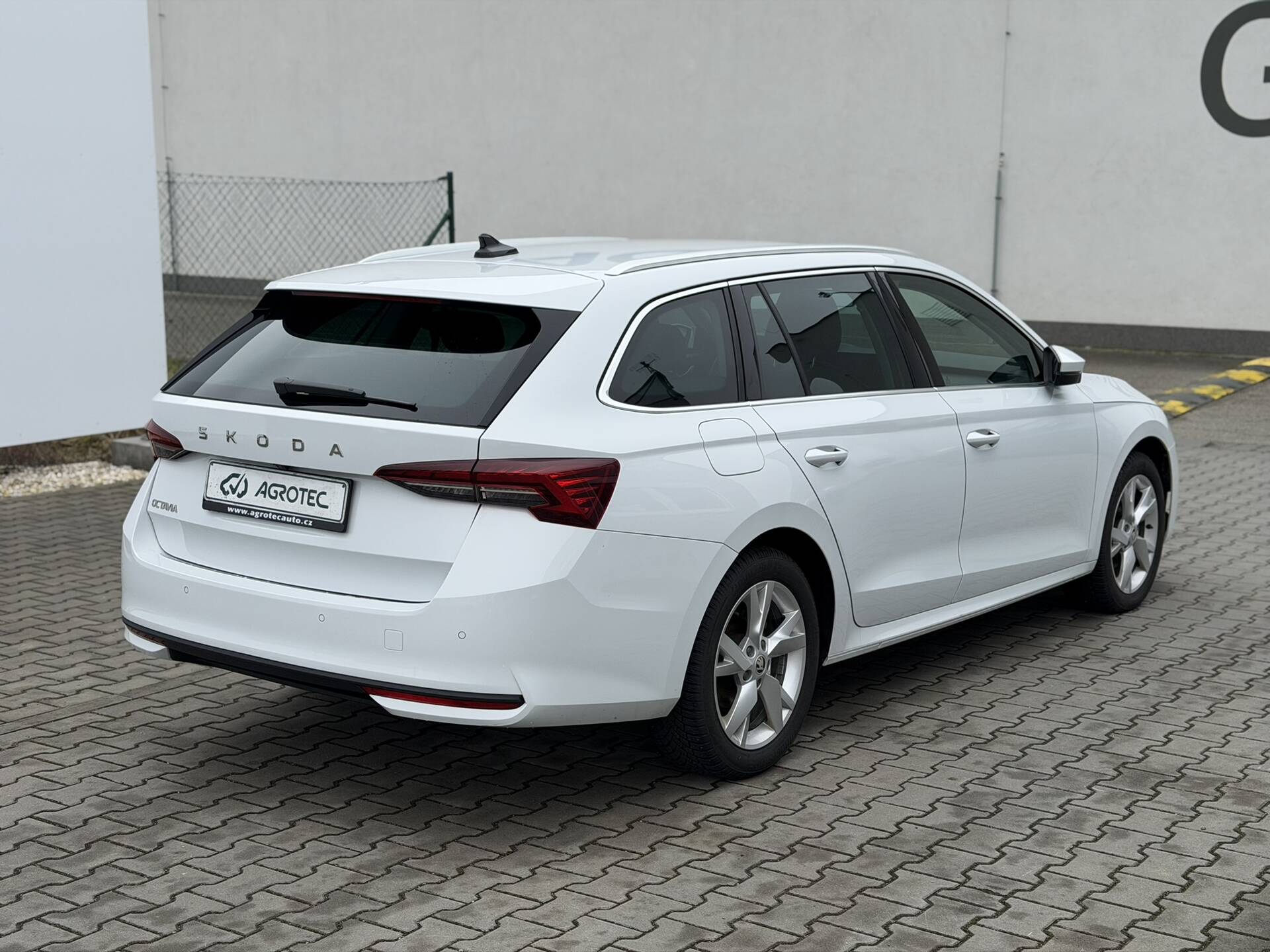 product-gallery-image