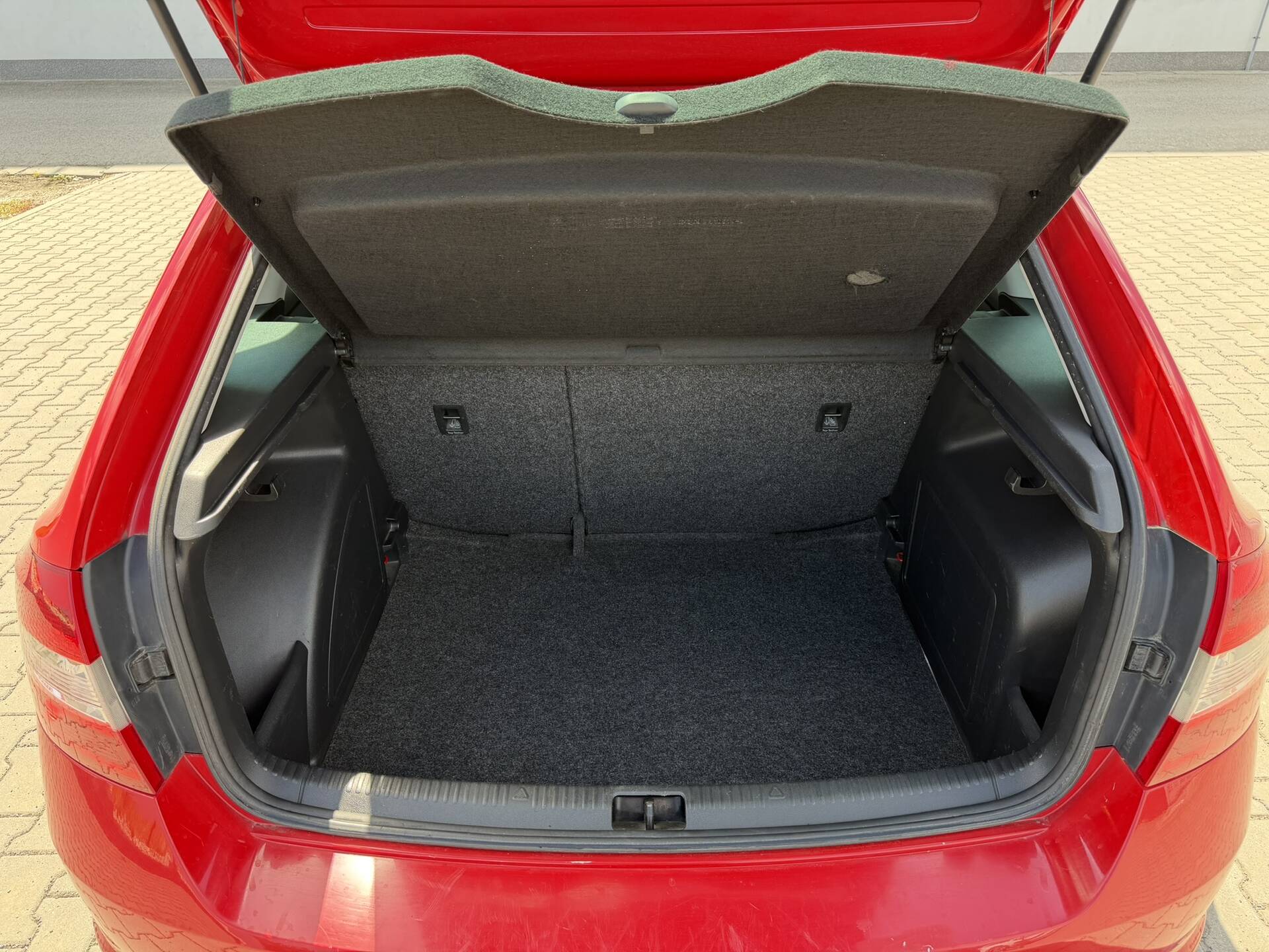 product-gallery-image