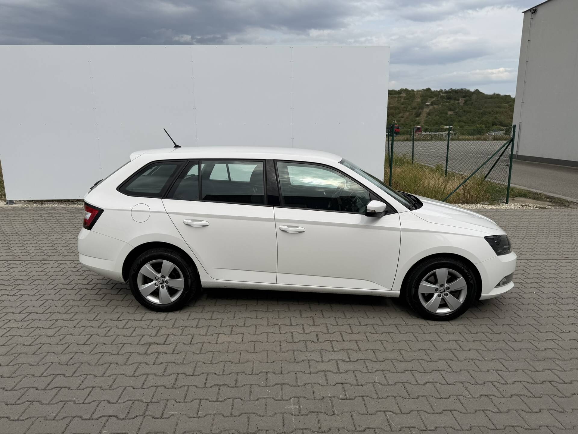 product-gallery-image