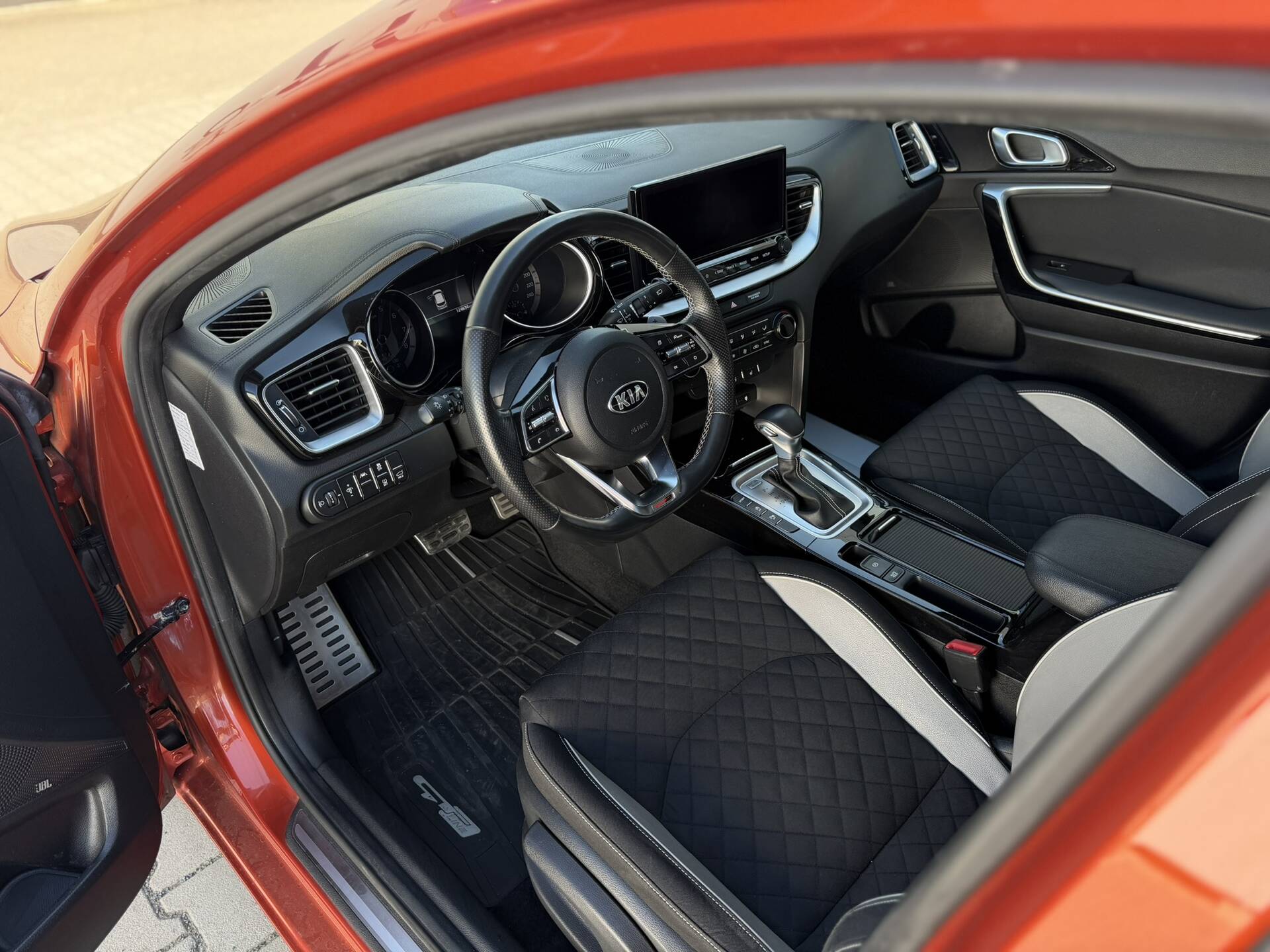 product-gallery-image