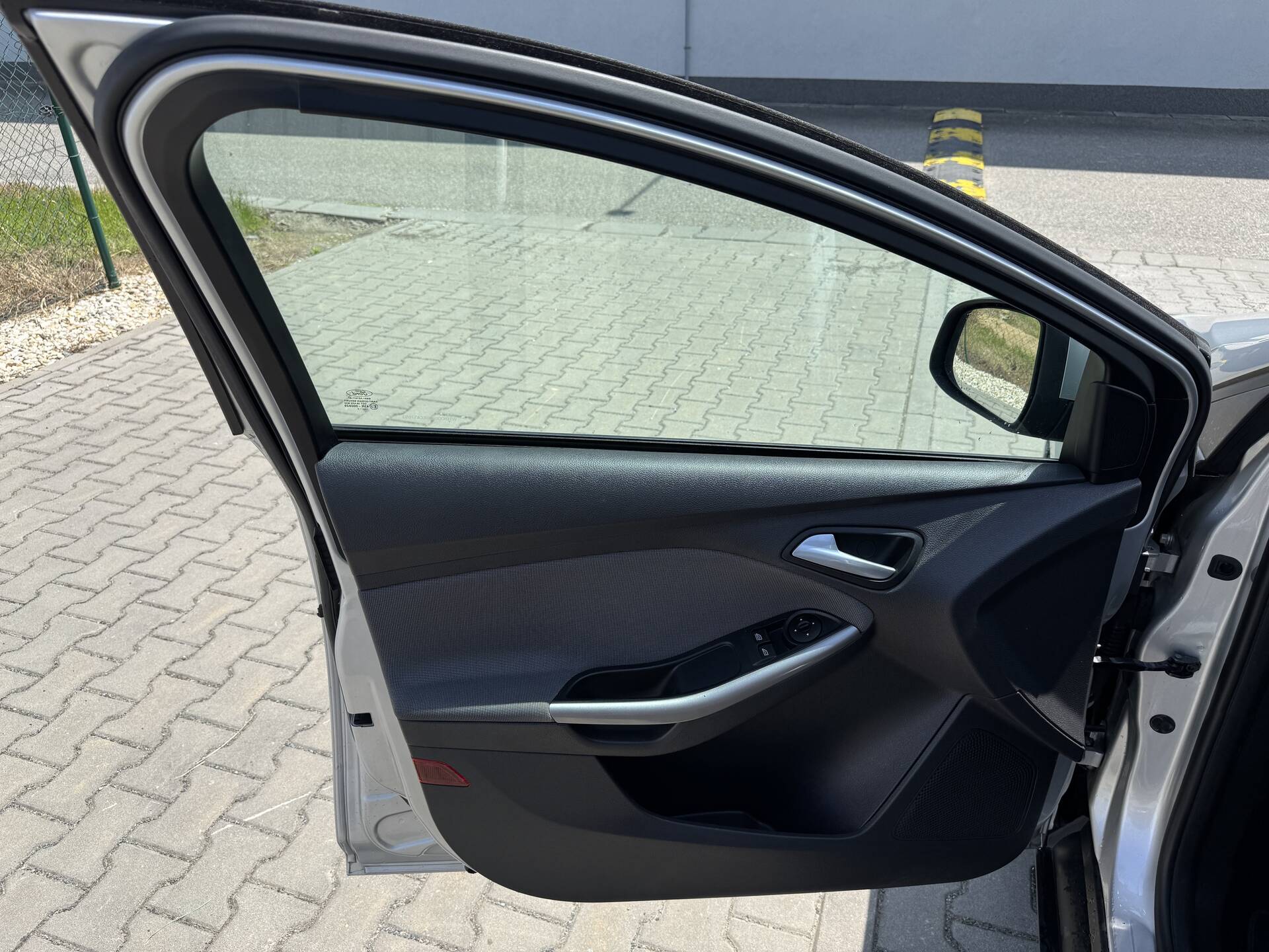 product-gallery-image