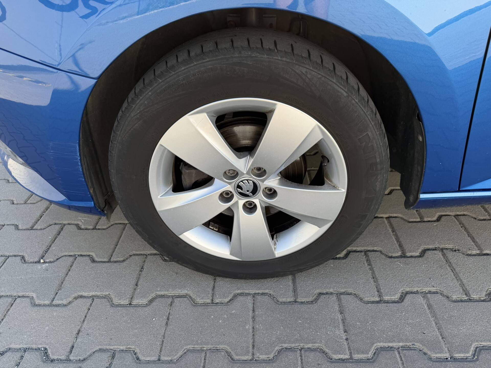 product-gallery-image