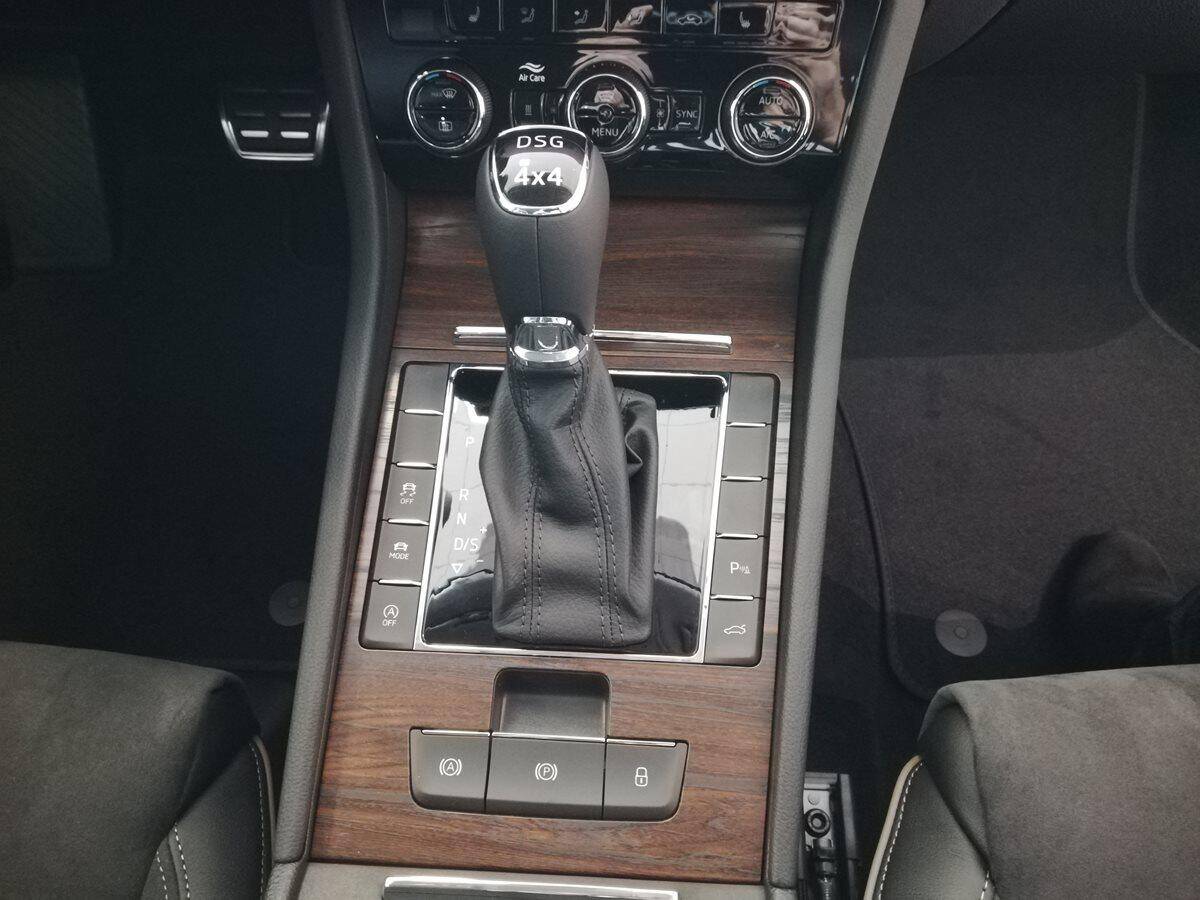 Škoda Superb Combi 2.0 TDI 140 kW Scout