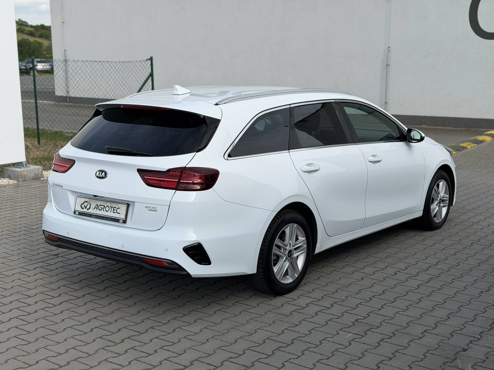 product-gallery-image
