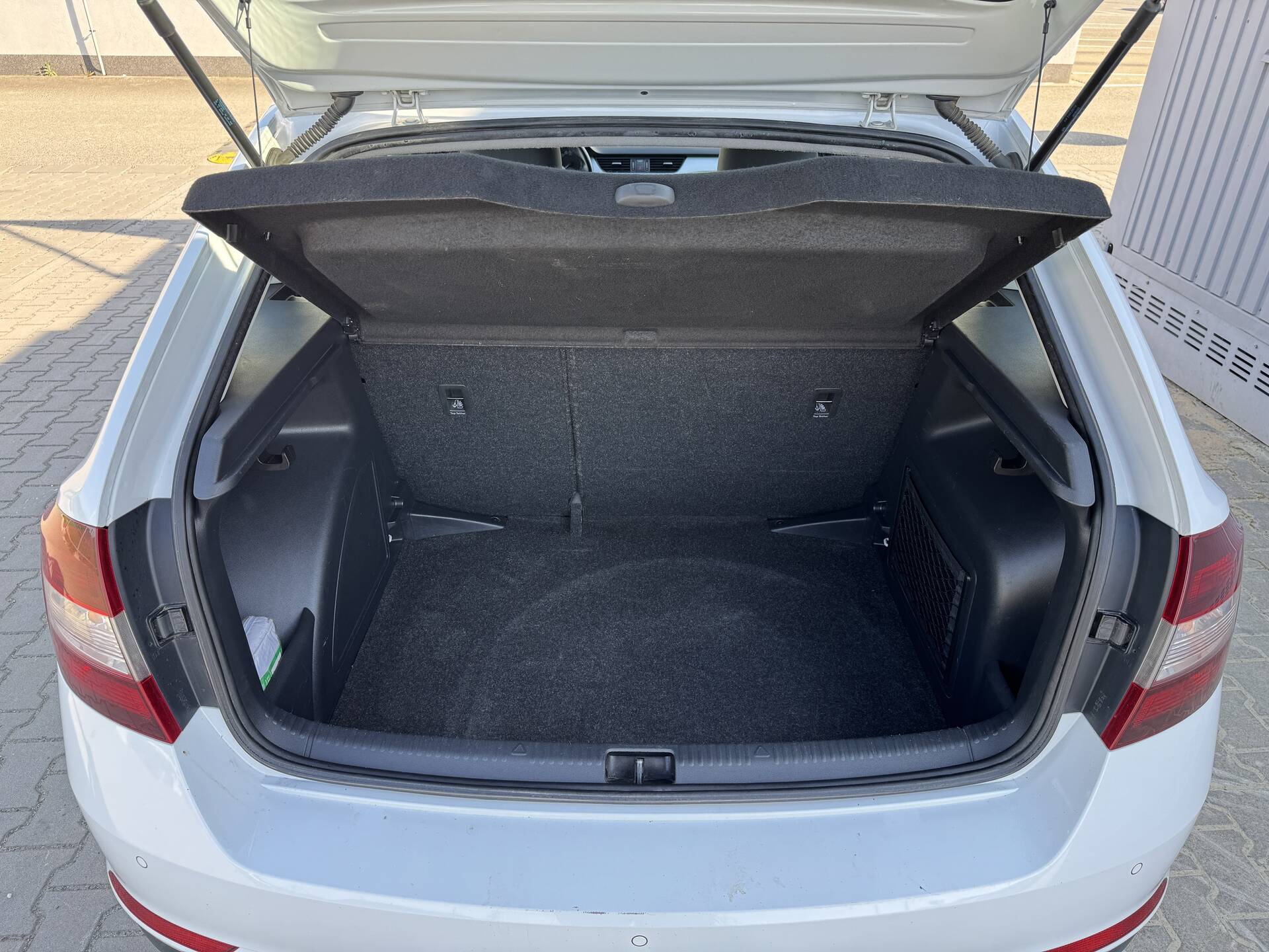 product-gallery-image