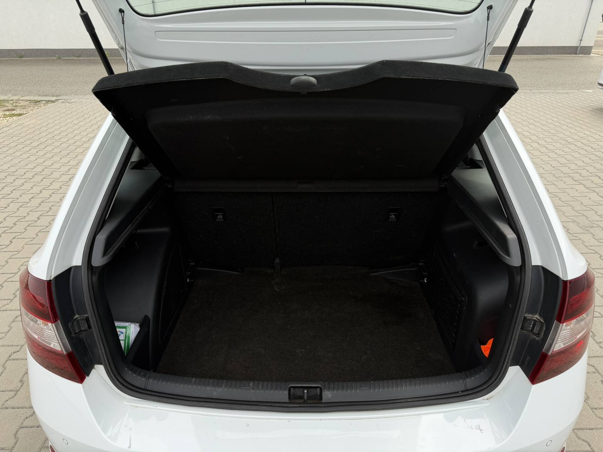 product-gallery-image