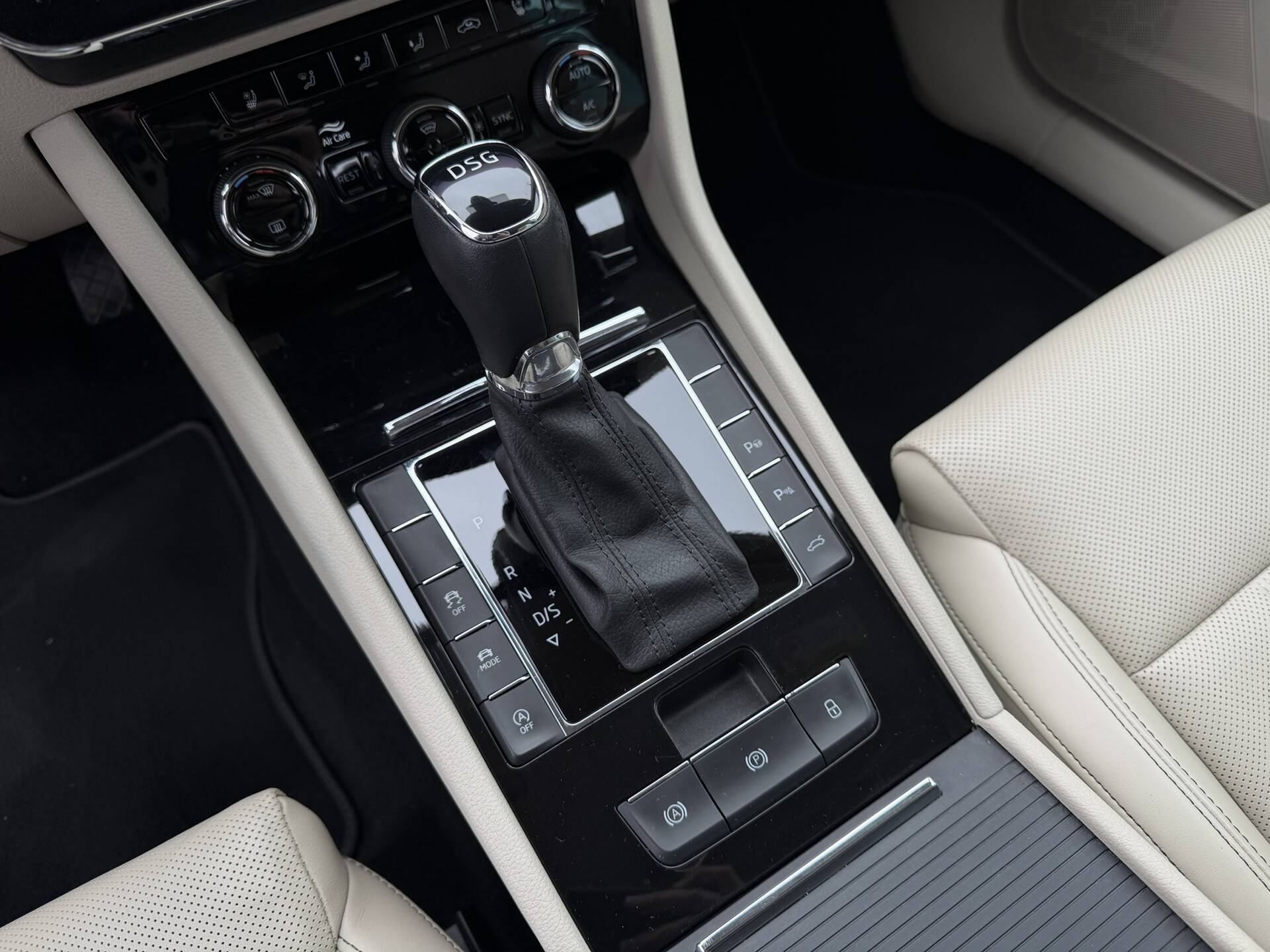 product-gallery-image