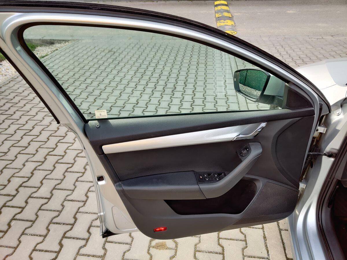 product-gallery-image