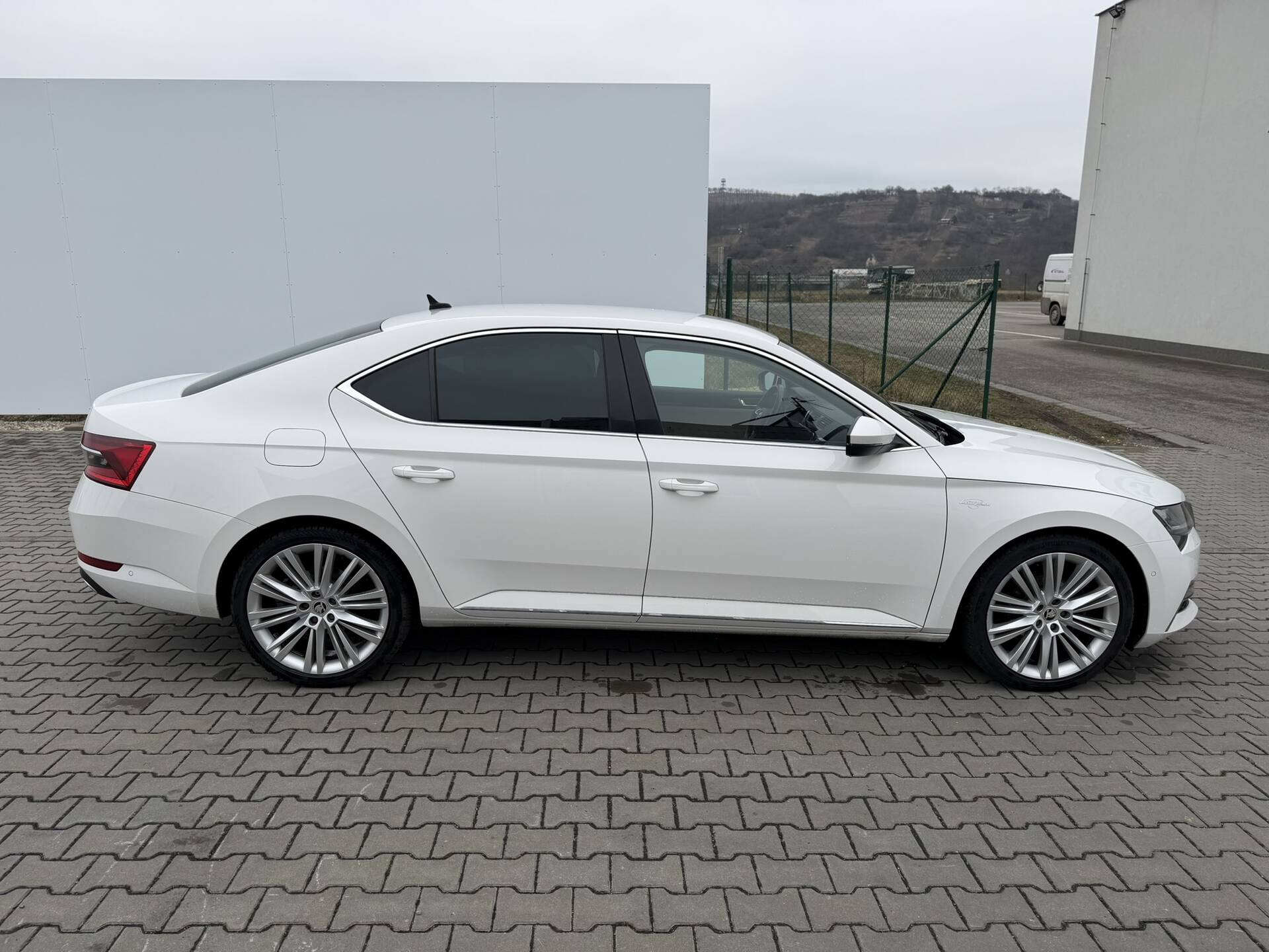 product-gallery-image