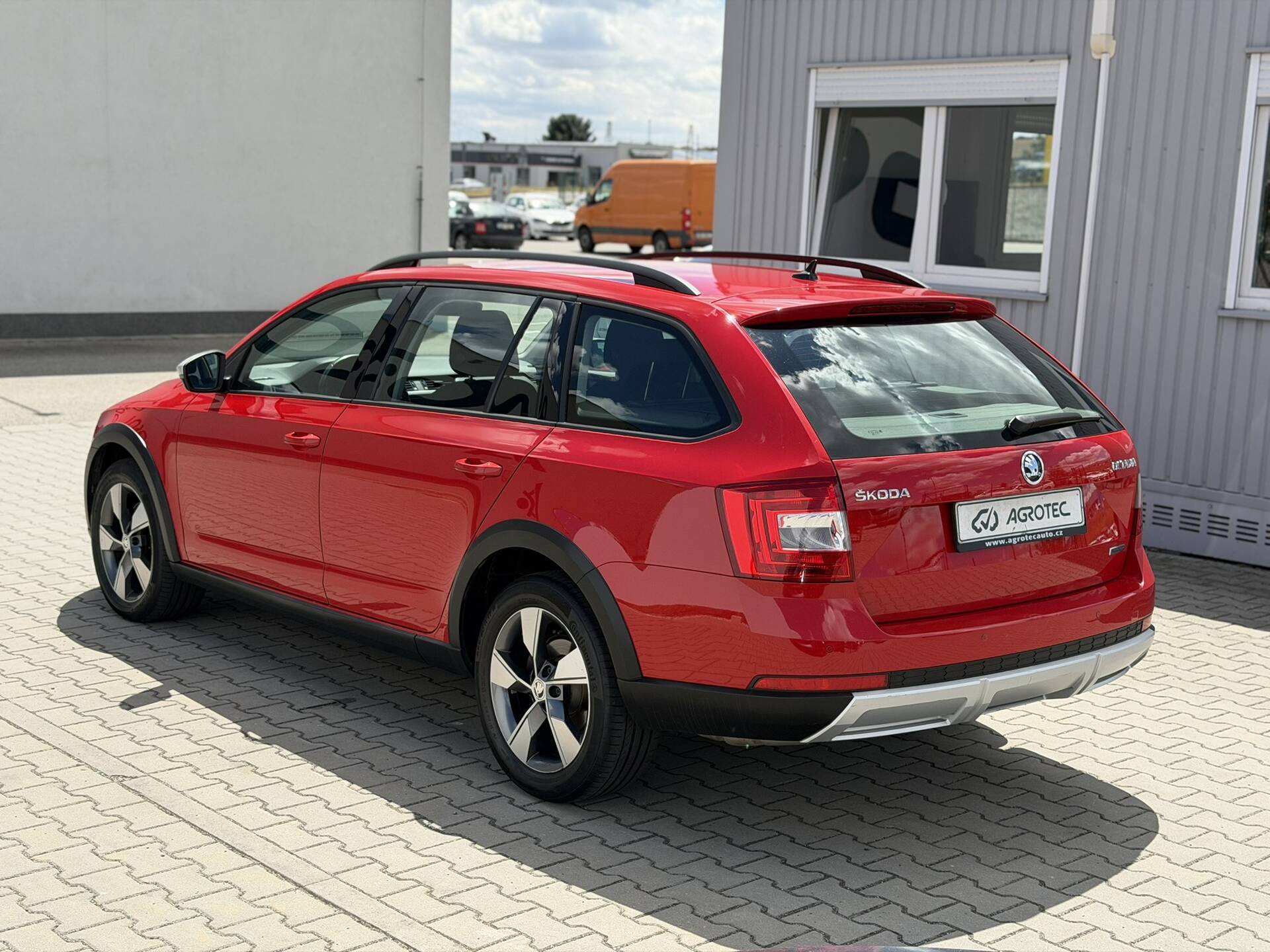 Skoda Octavia 2.0 TDI 135 kW 4x4 DSG Scout Combi