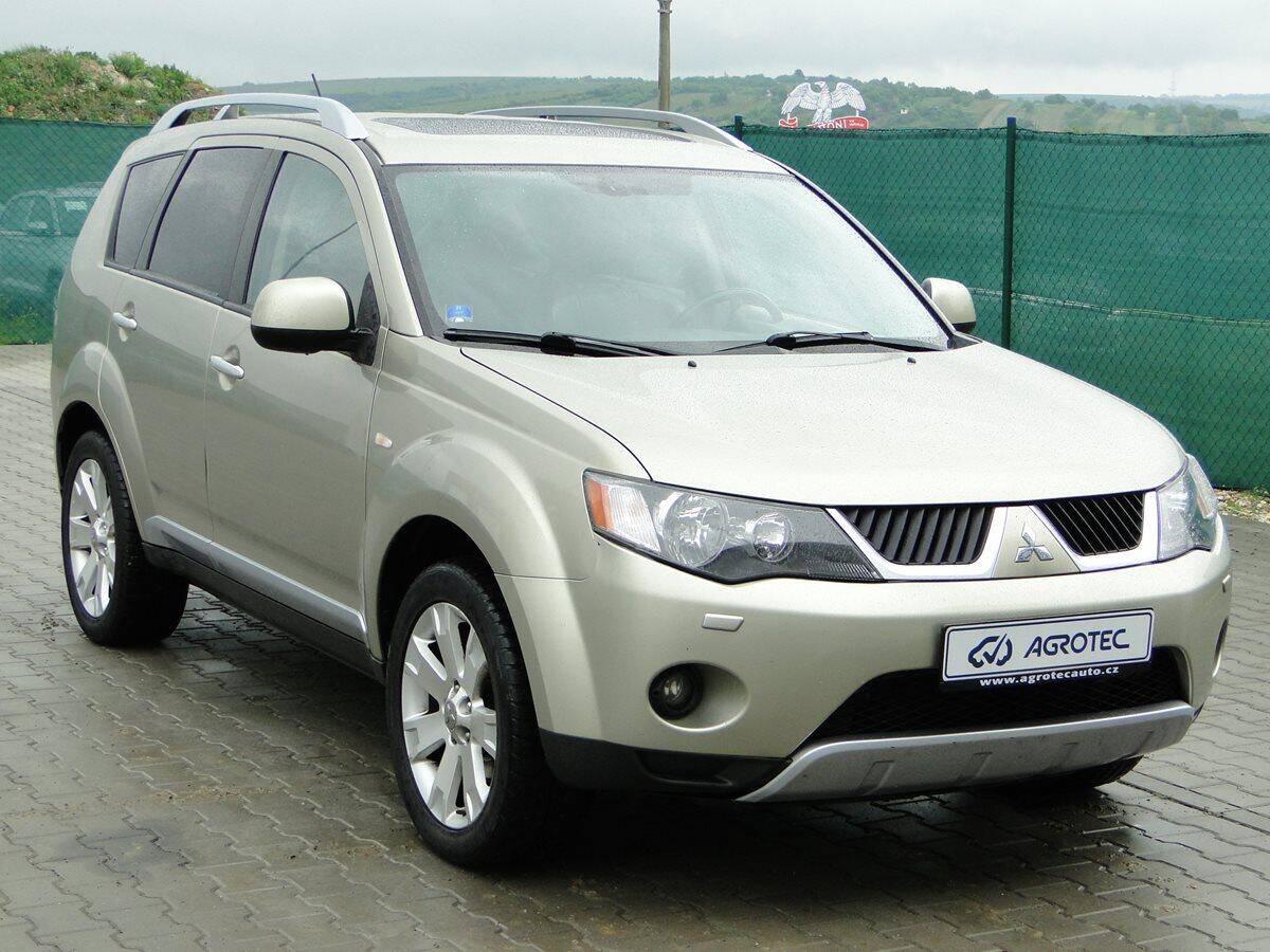 Mitsubishi Outlander 2.2 DI-D 115kW 4x4 INTENSE+