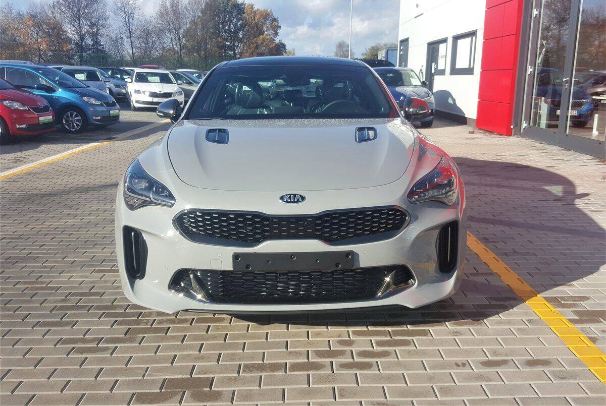 Kia Stinger 3.3 T-GDI 272 kW GT
