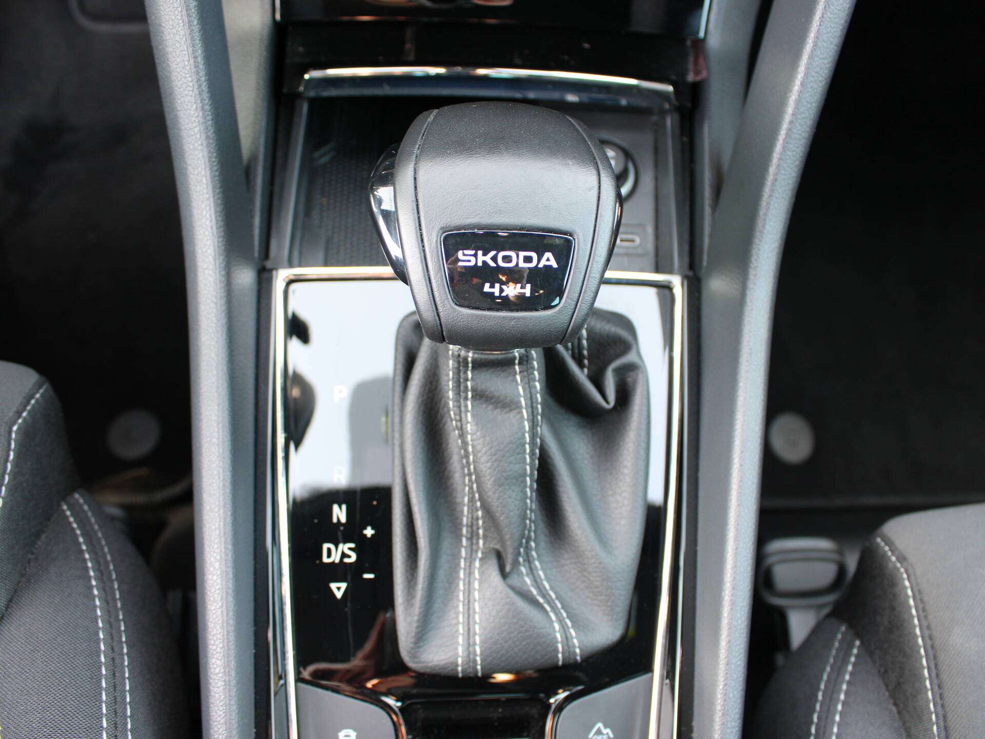 product-gallery-image