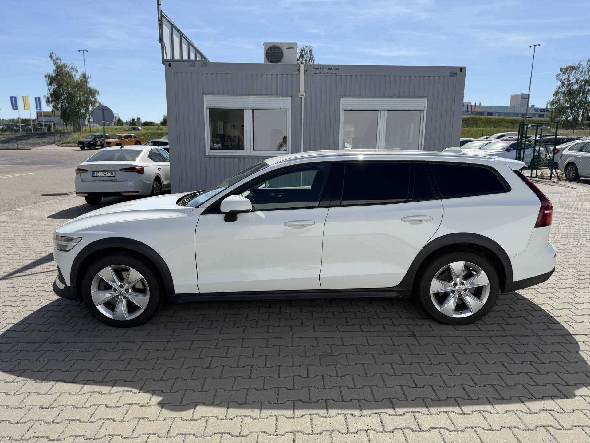 Volvo V60 2.0 D4 140 kW CROSS COUNTRY 4x4