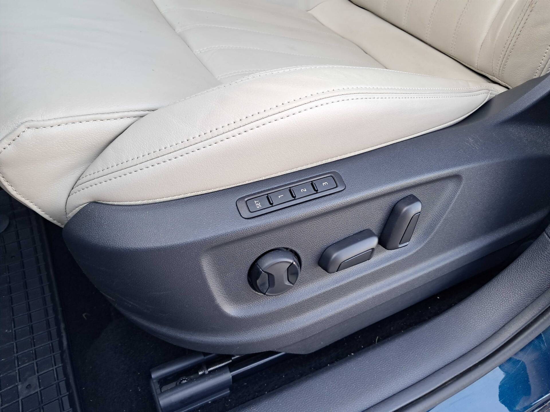 product-gallery-image