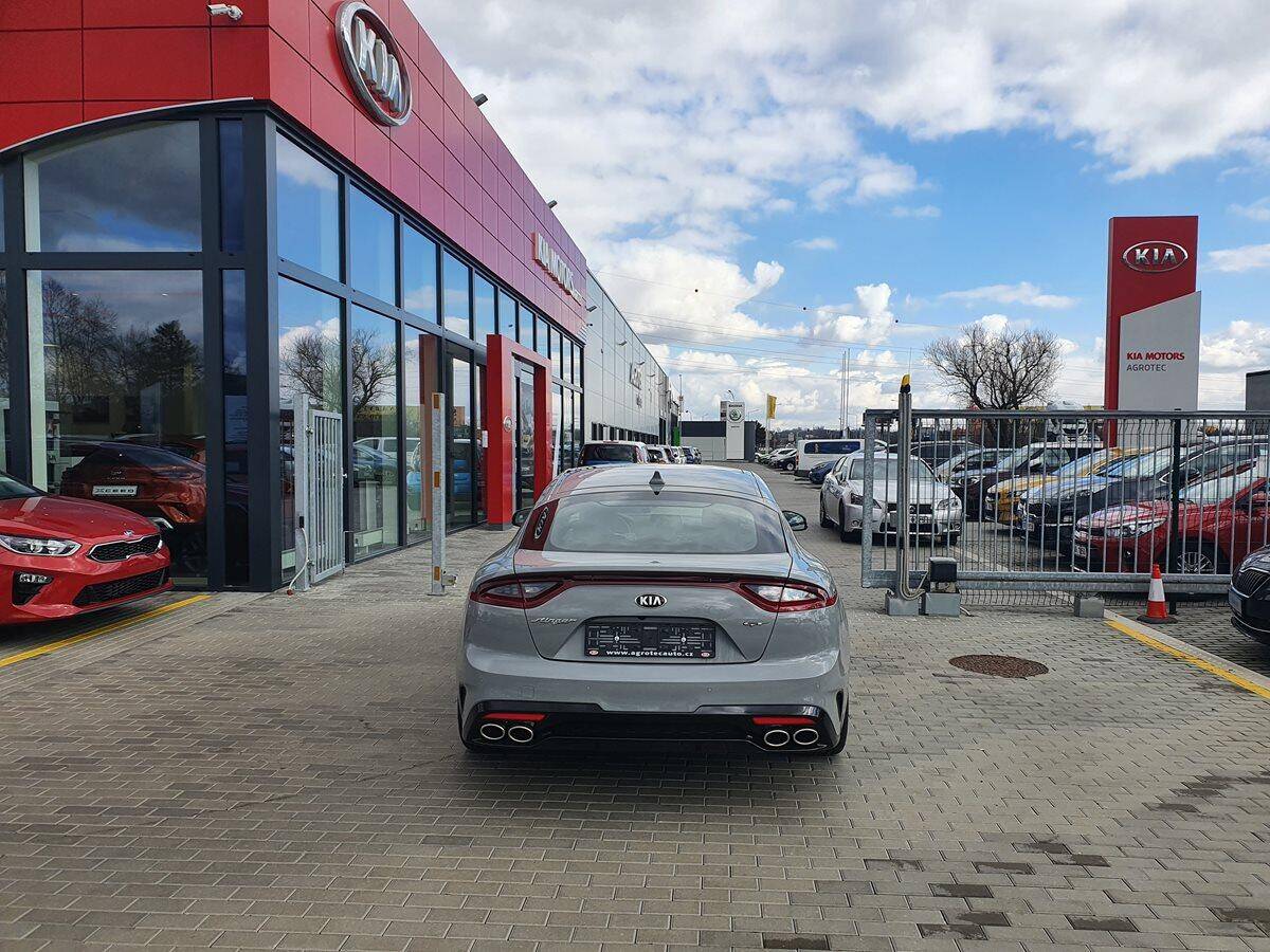 Kia Stinger 3.3 T-GDI 272 kW GT