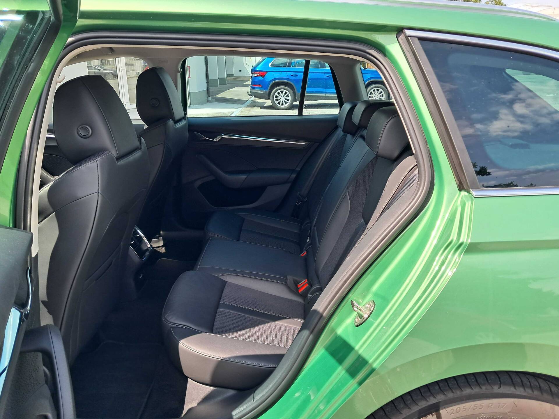 product-gallery-image