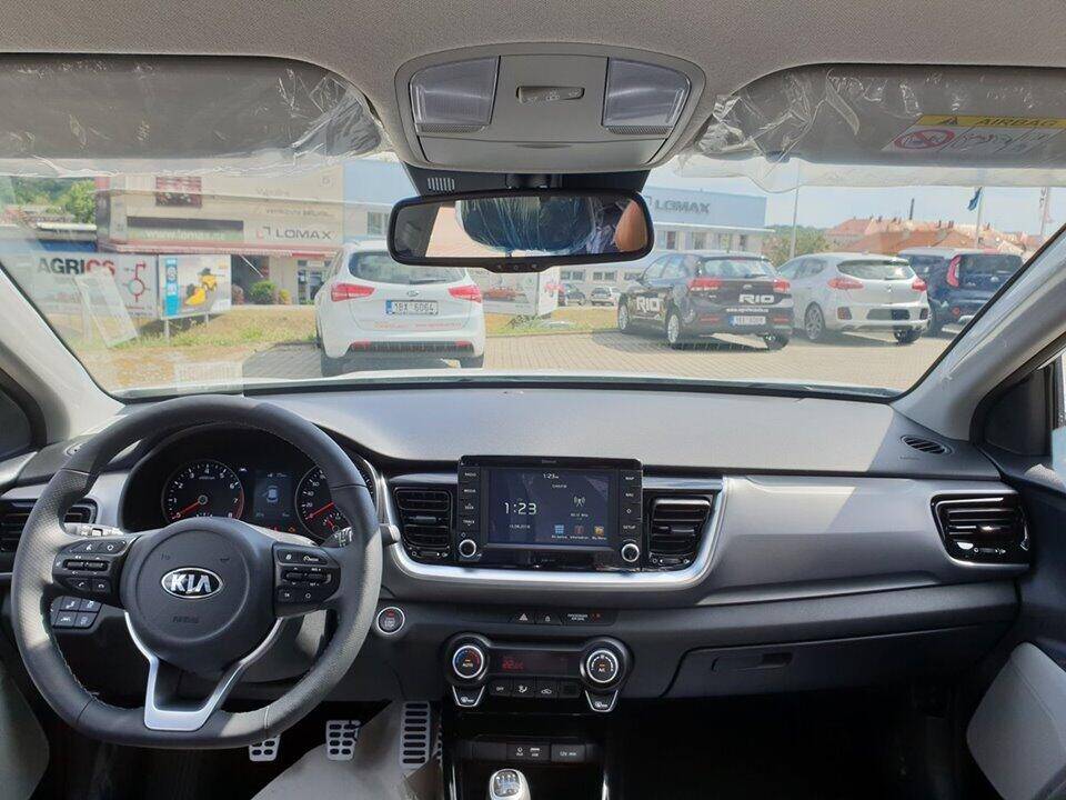 Kia Stonic 1.4 CVVT 74 kW  Premium