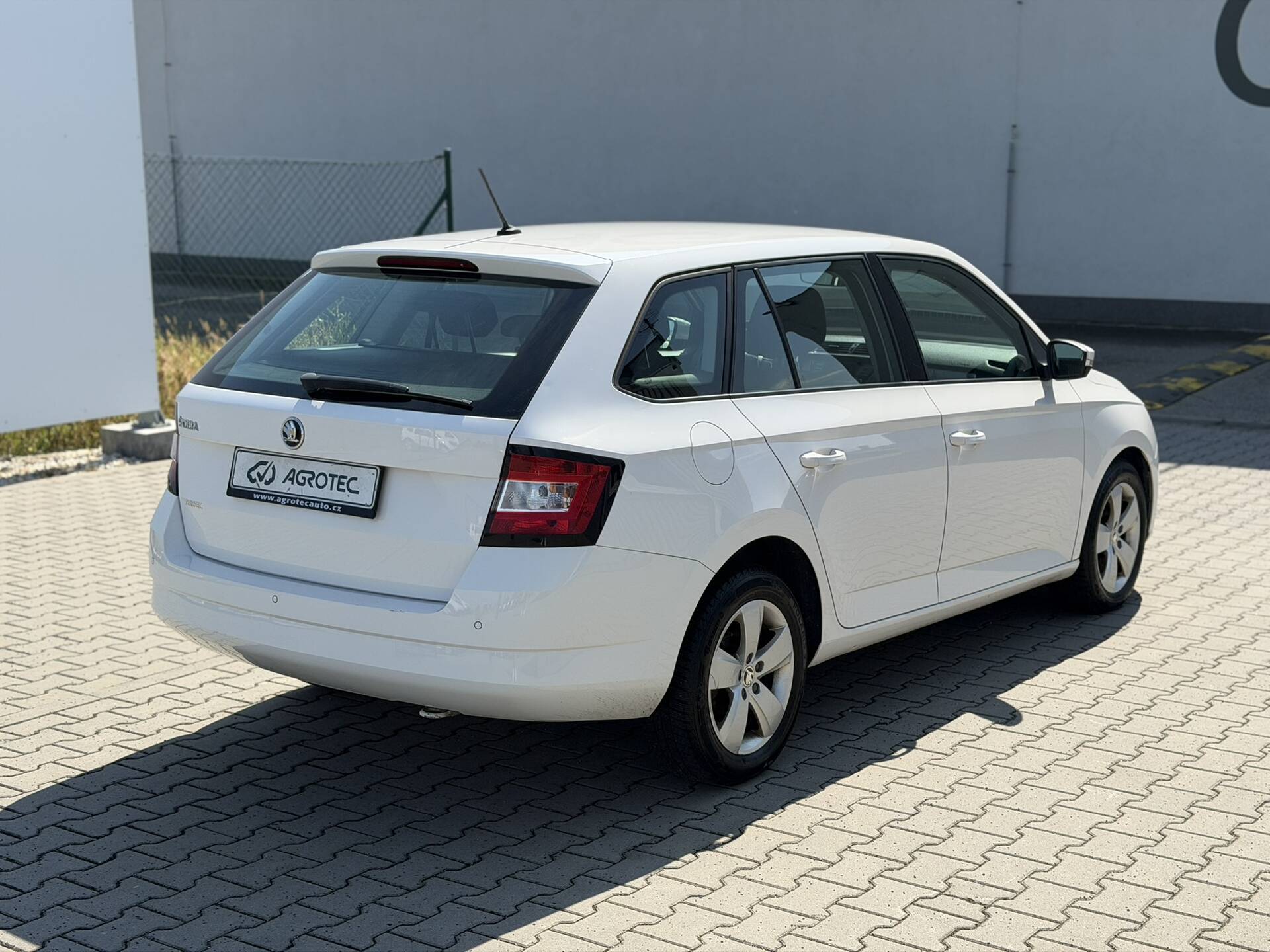 product-gallery-image