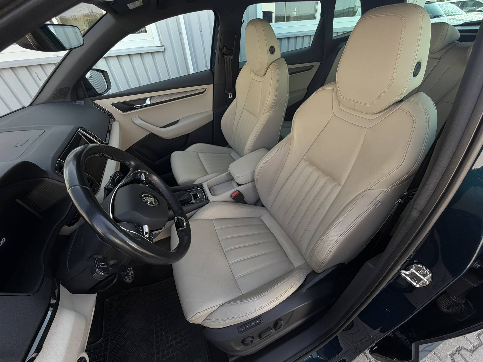product-gallery-image