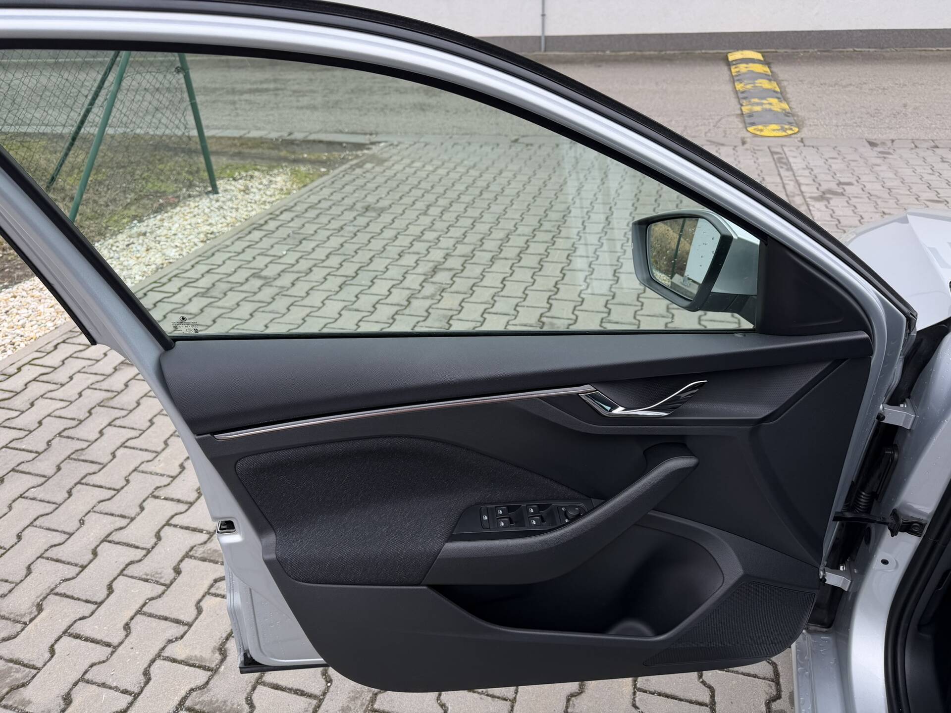 product-gallery-image