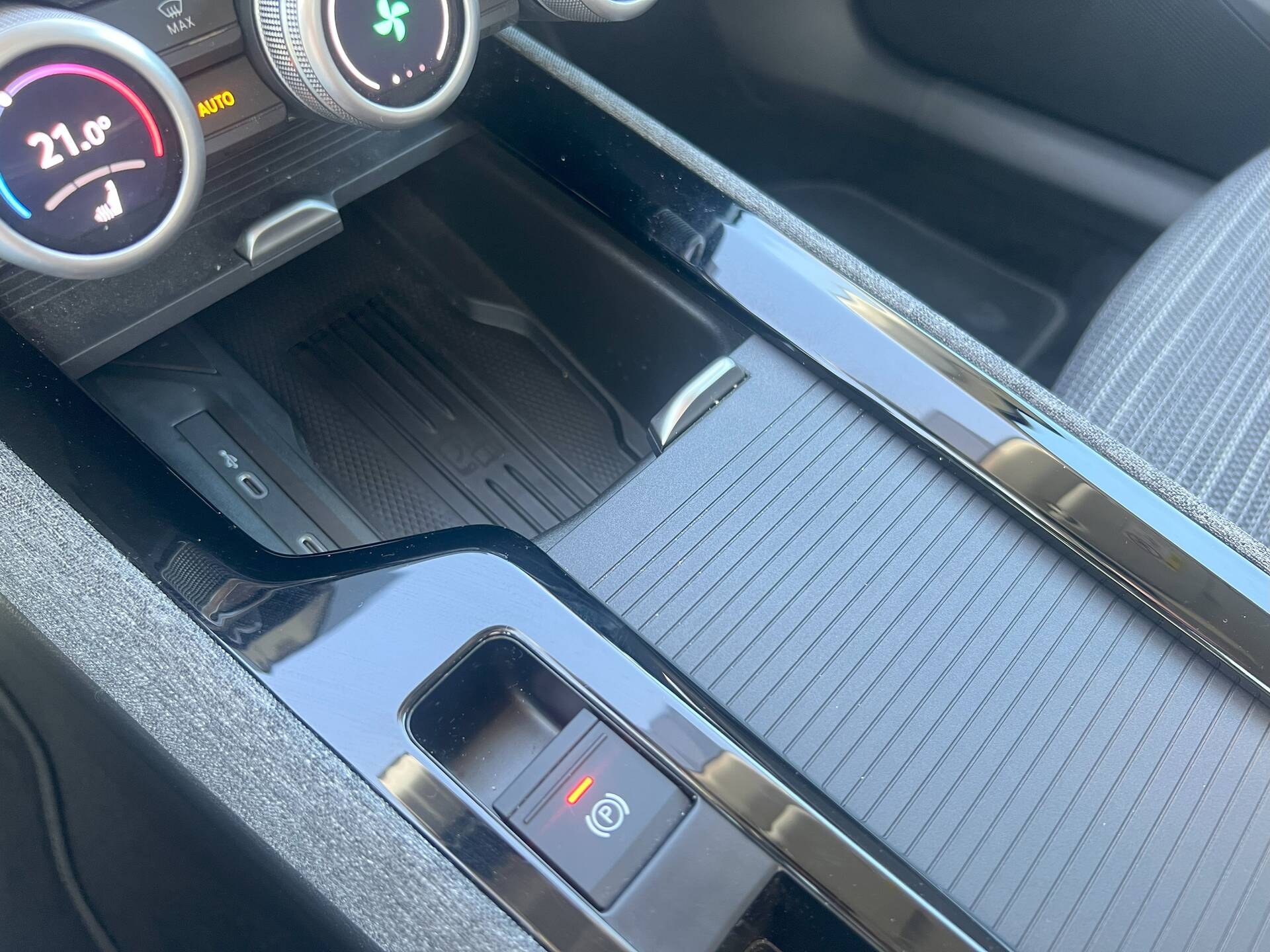 product-gallery-image