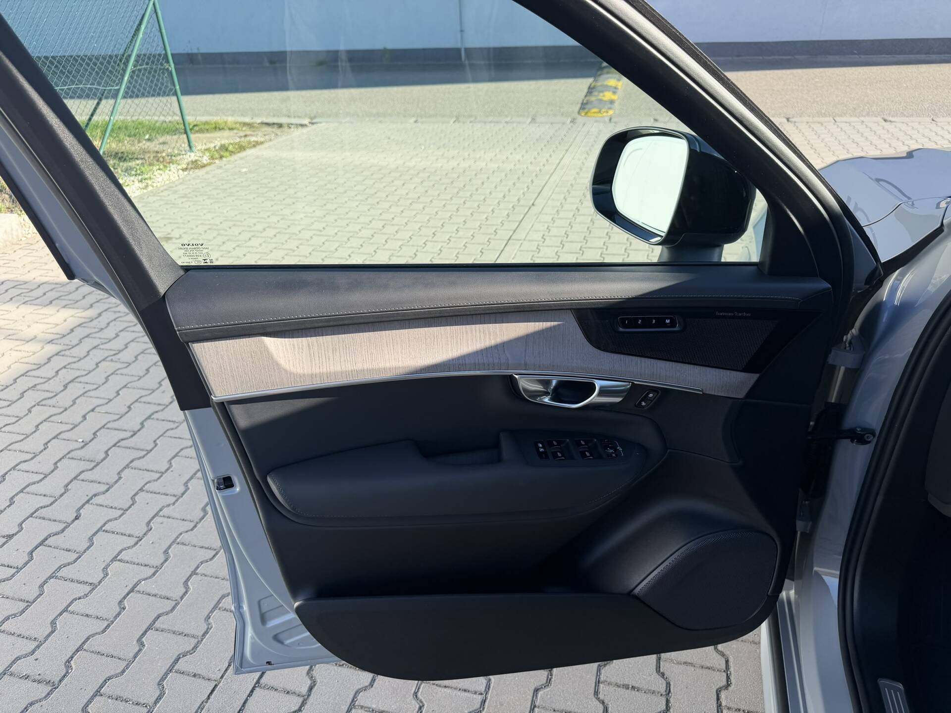 product-gallery-image