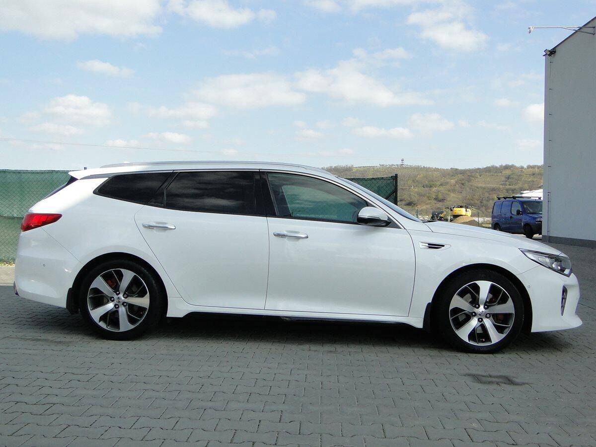Kia Optima GT 2.0 T-GDi 180kW