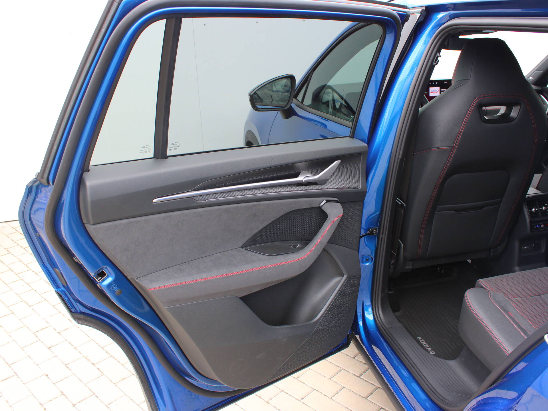 product-gallery-image