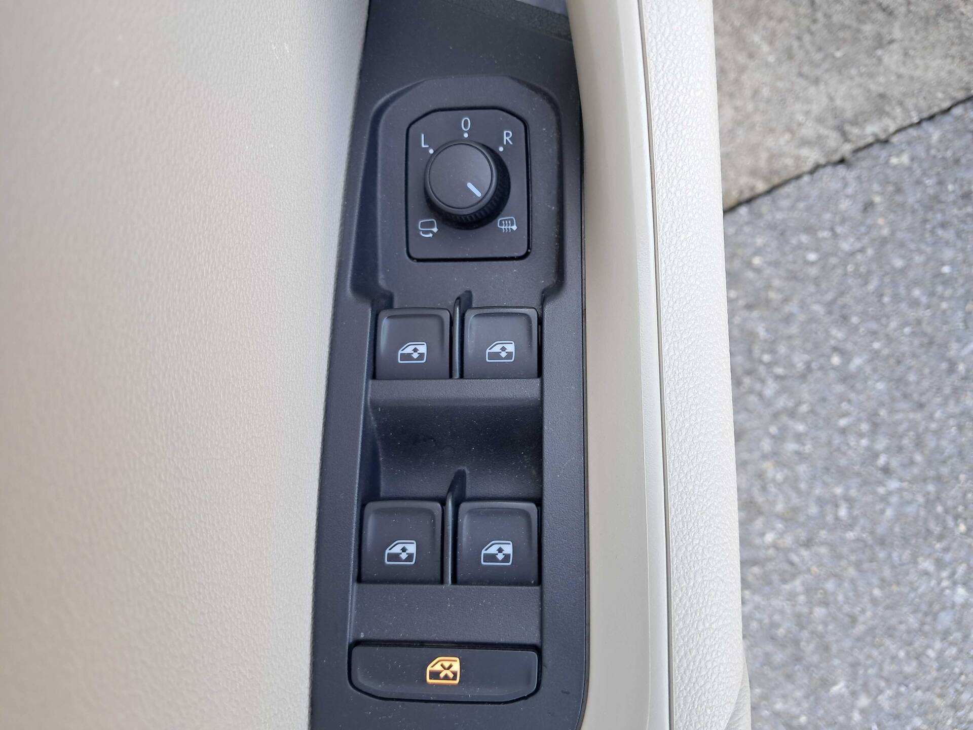 product-gallery-image