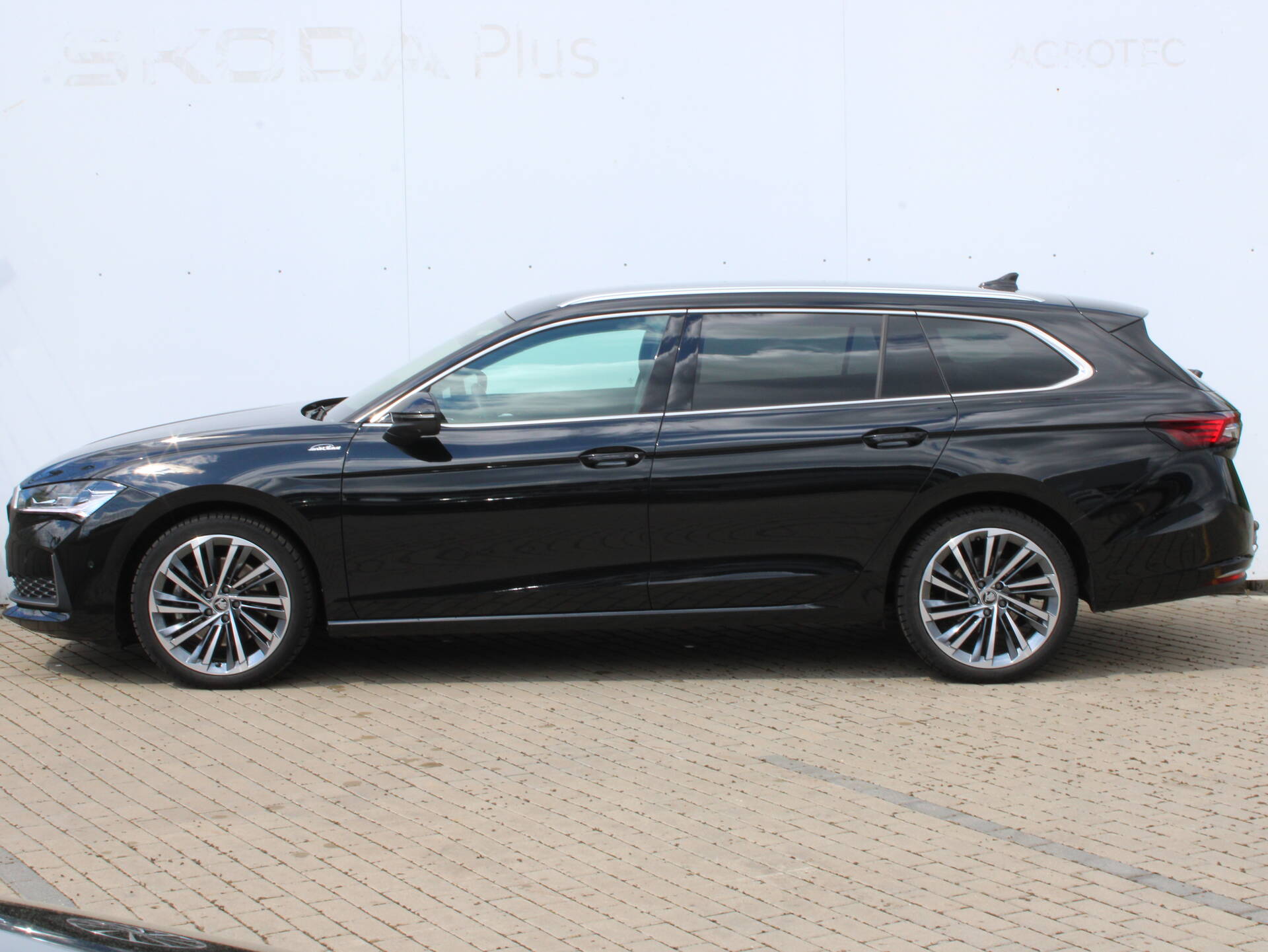 Skoda Superb Combi 2.0 TDI 142kW 4x4 L&K Combi DSG