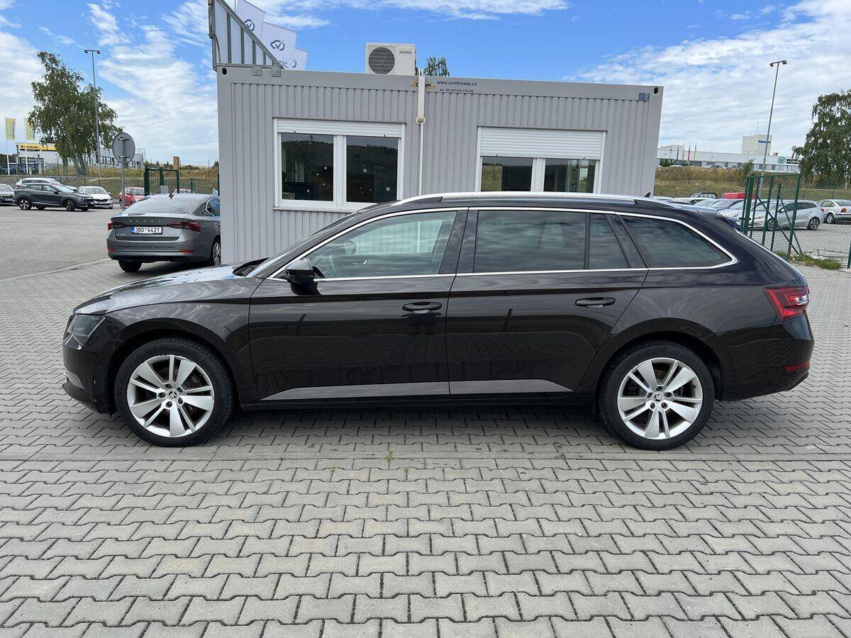 Škoda Superb 2.0 TDI 140kW 4x4 Style Combi