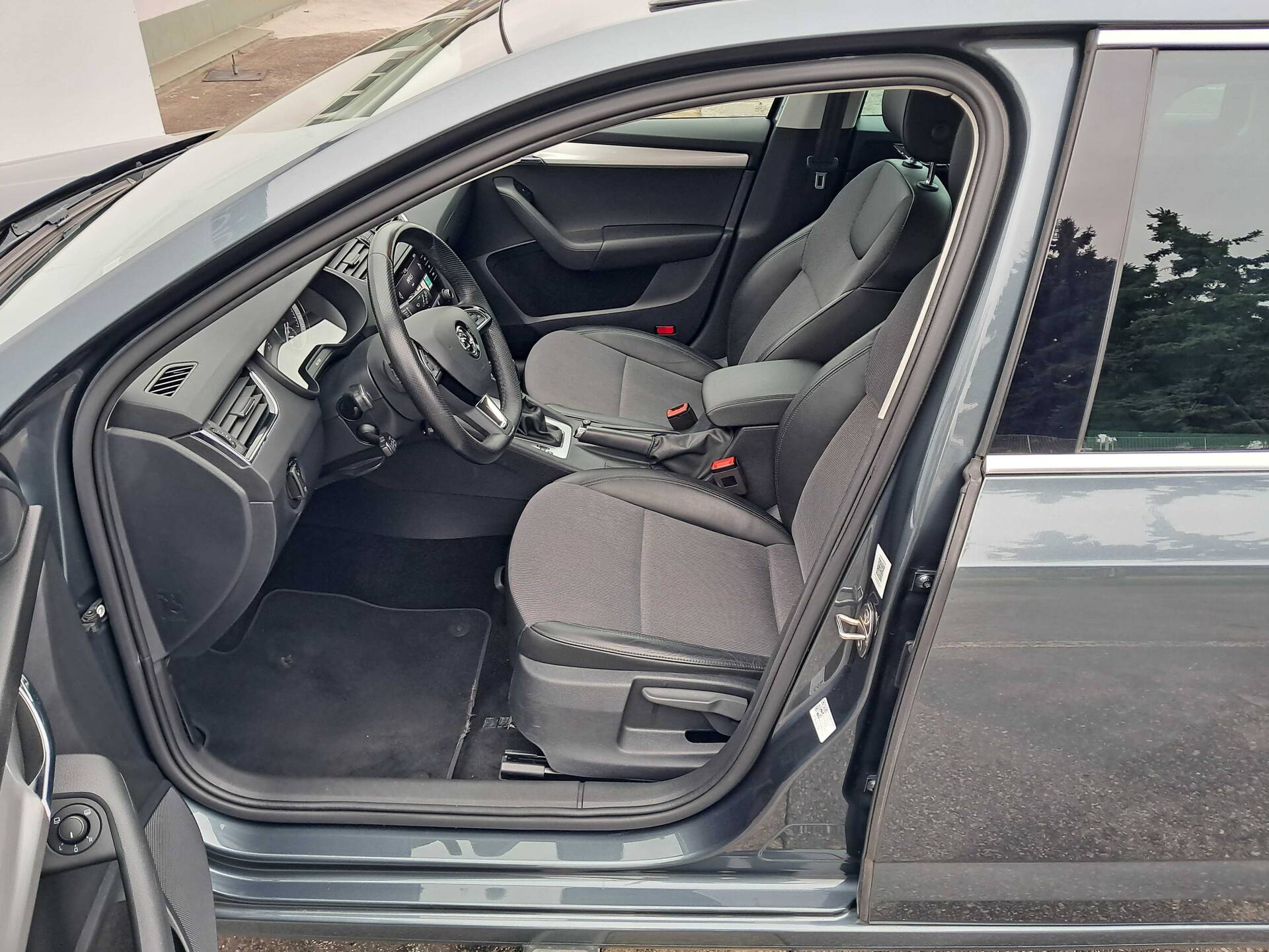 product-gallery-image