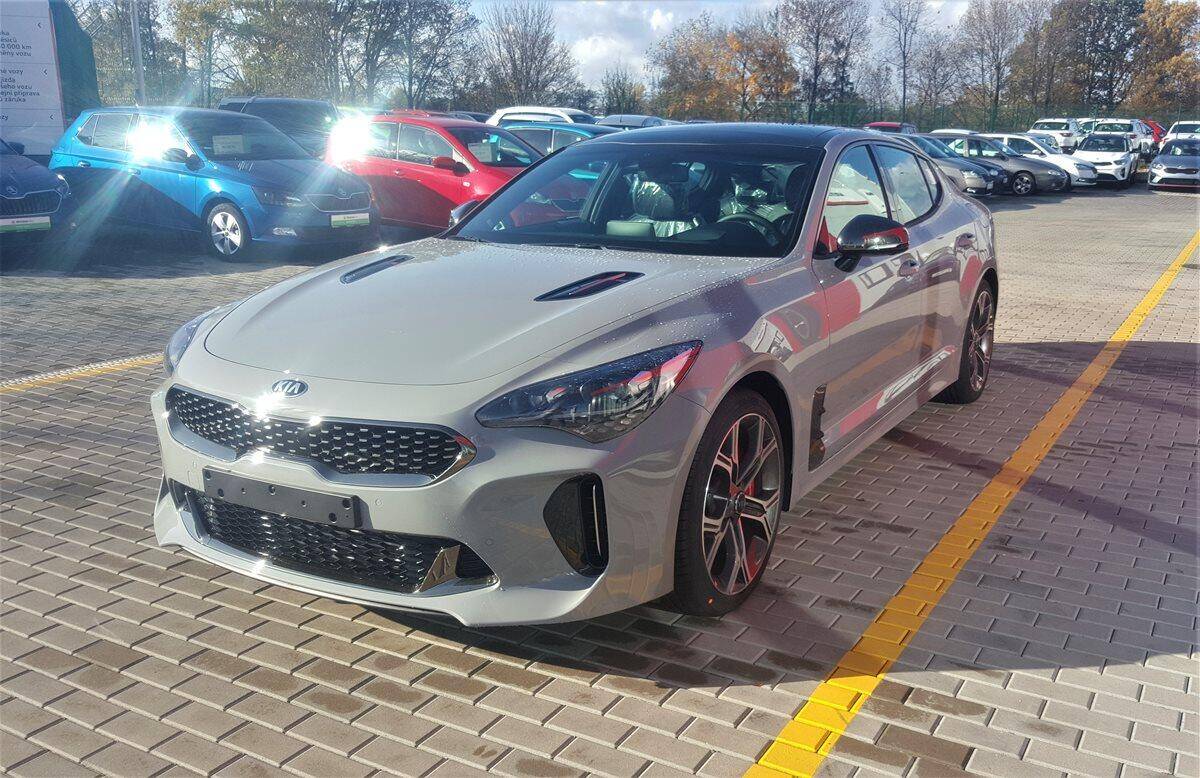 Kia Stinger 3.3 T-GDI 272 kW GT