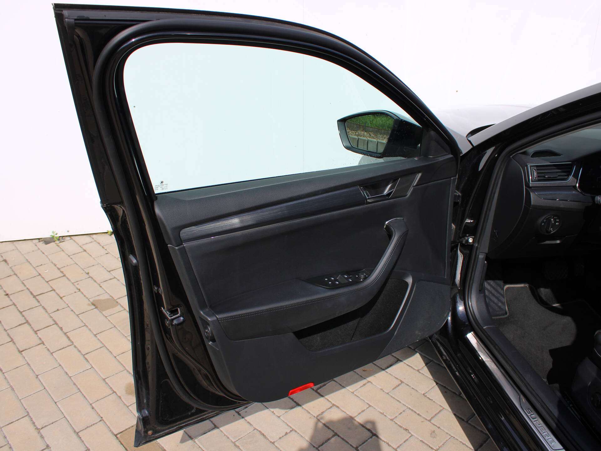 product-gallery-image