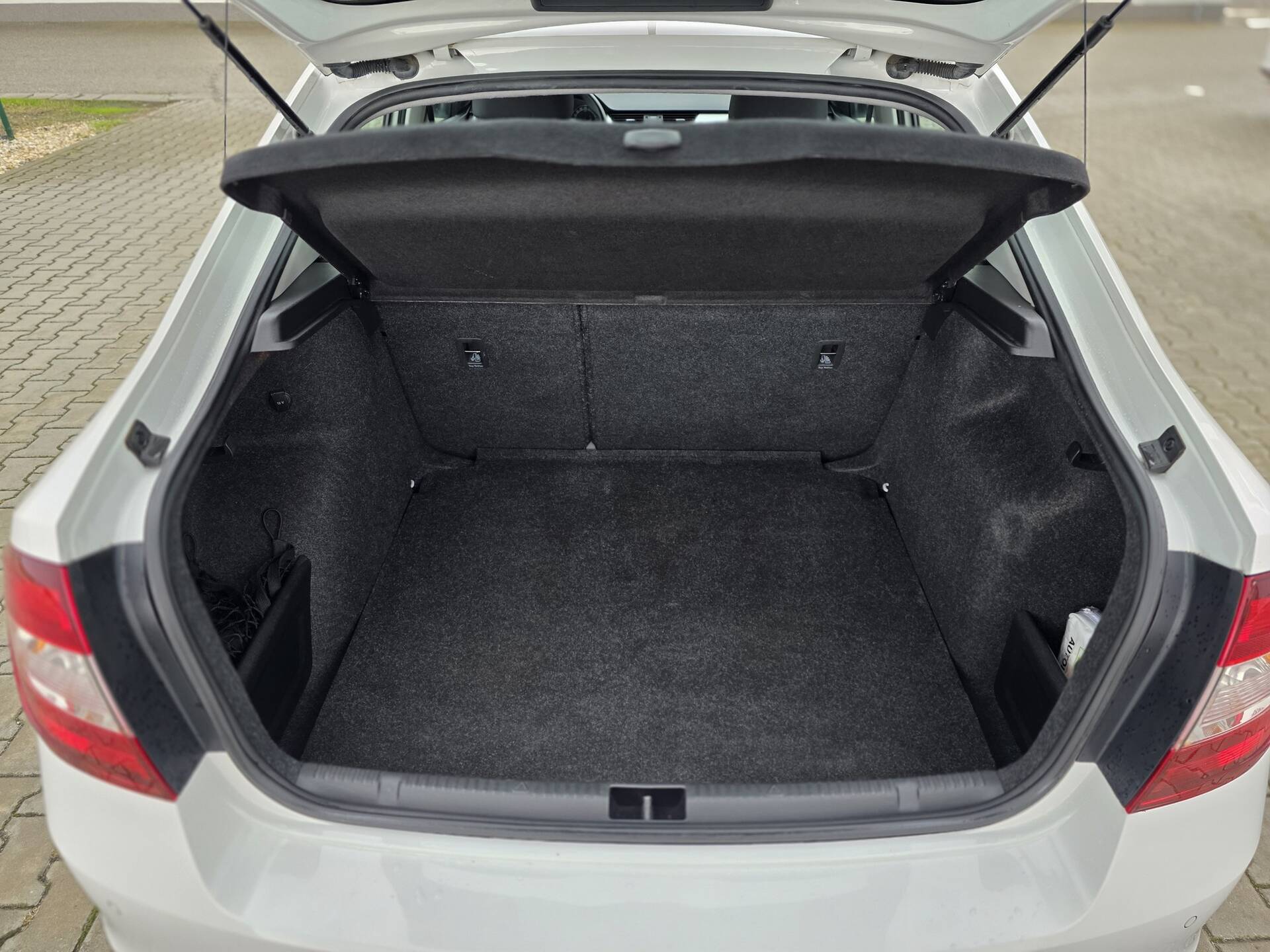 product-gallery-image