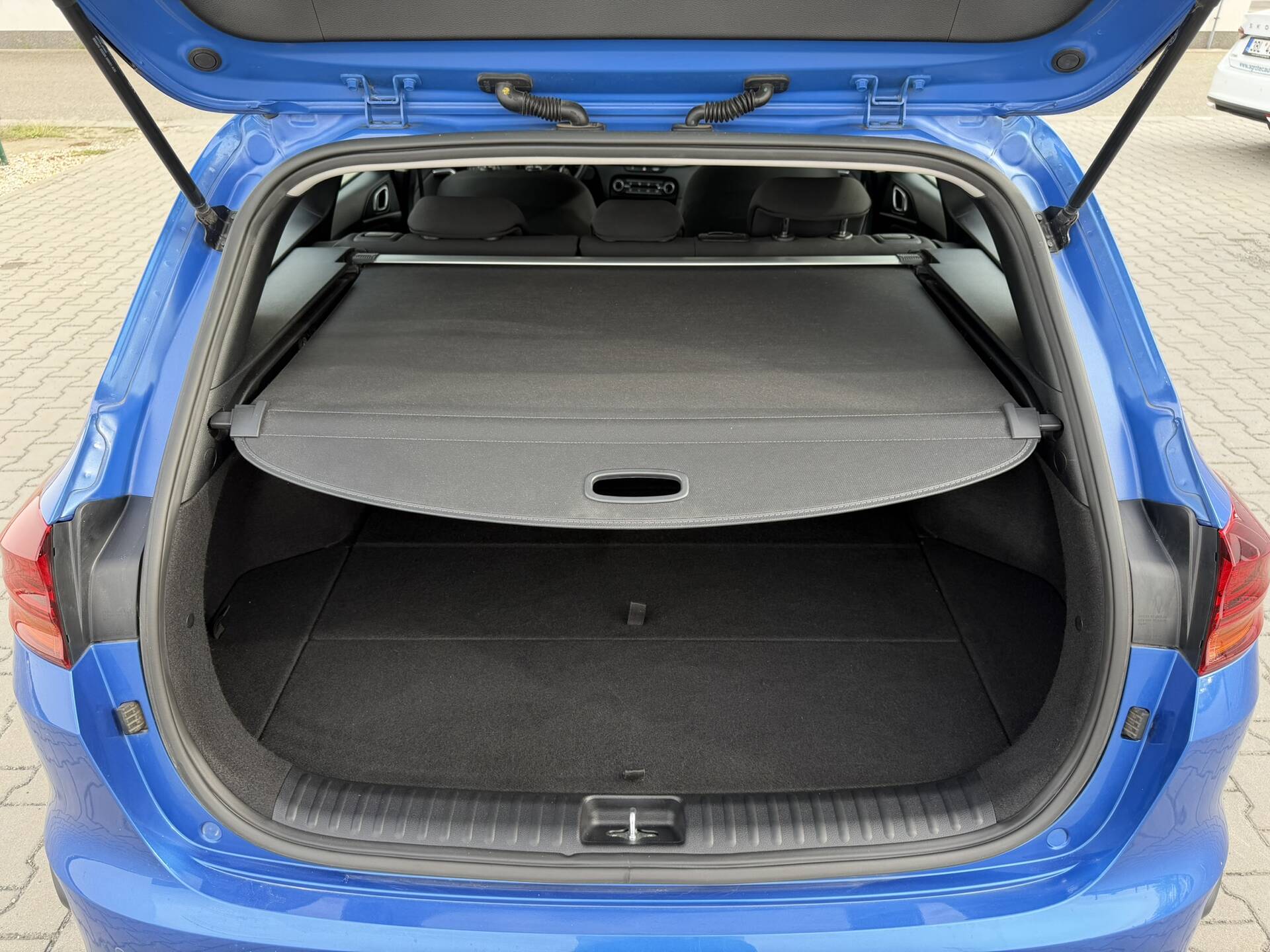 product-gallery-image