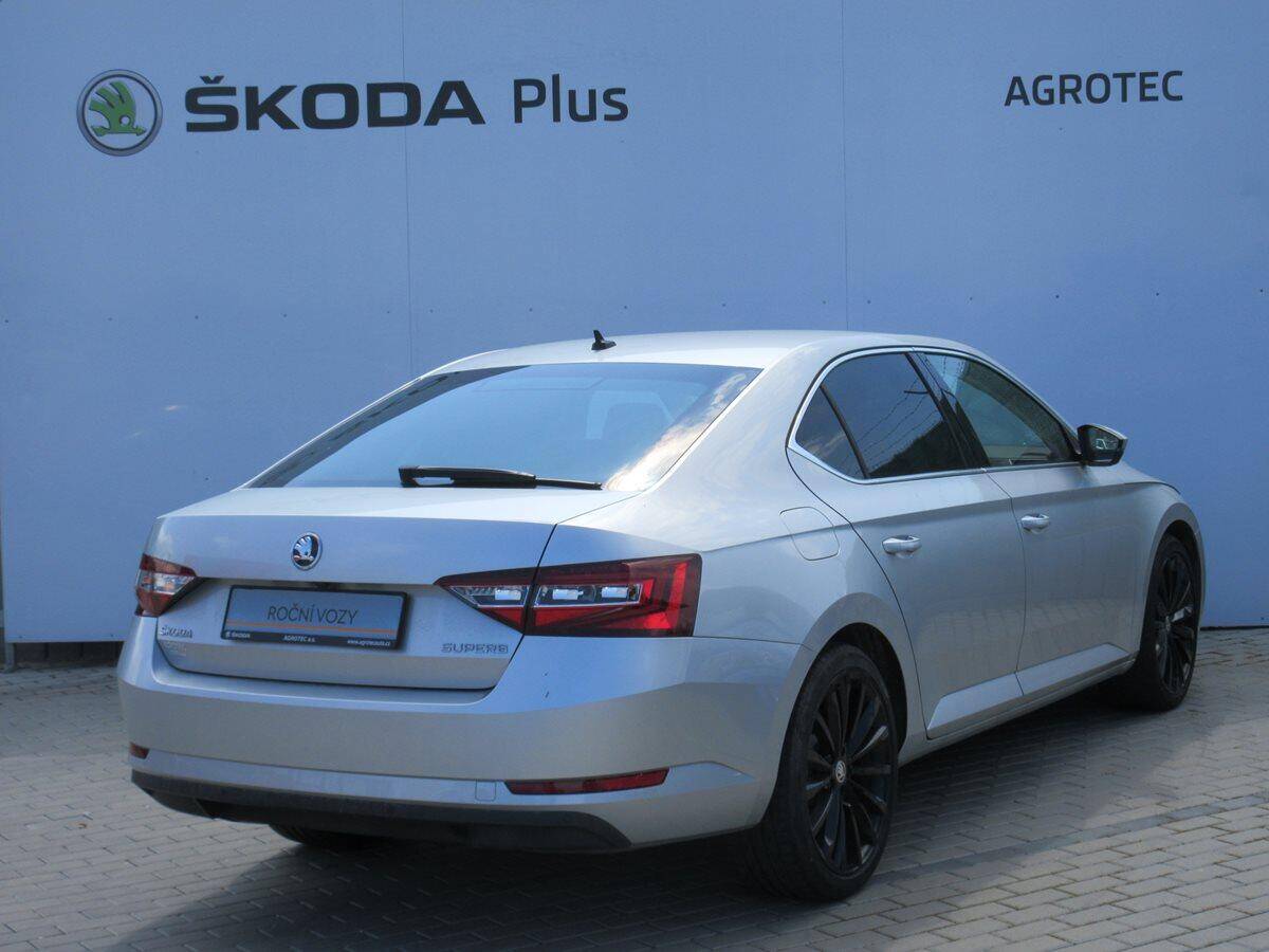 Škoda Superb 2,0TDI 110kW DSG Style Plus