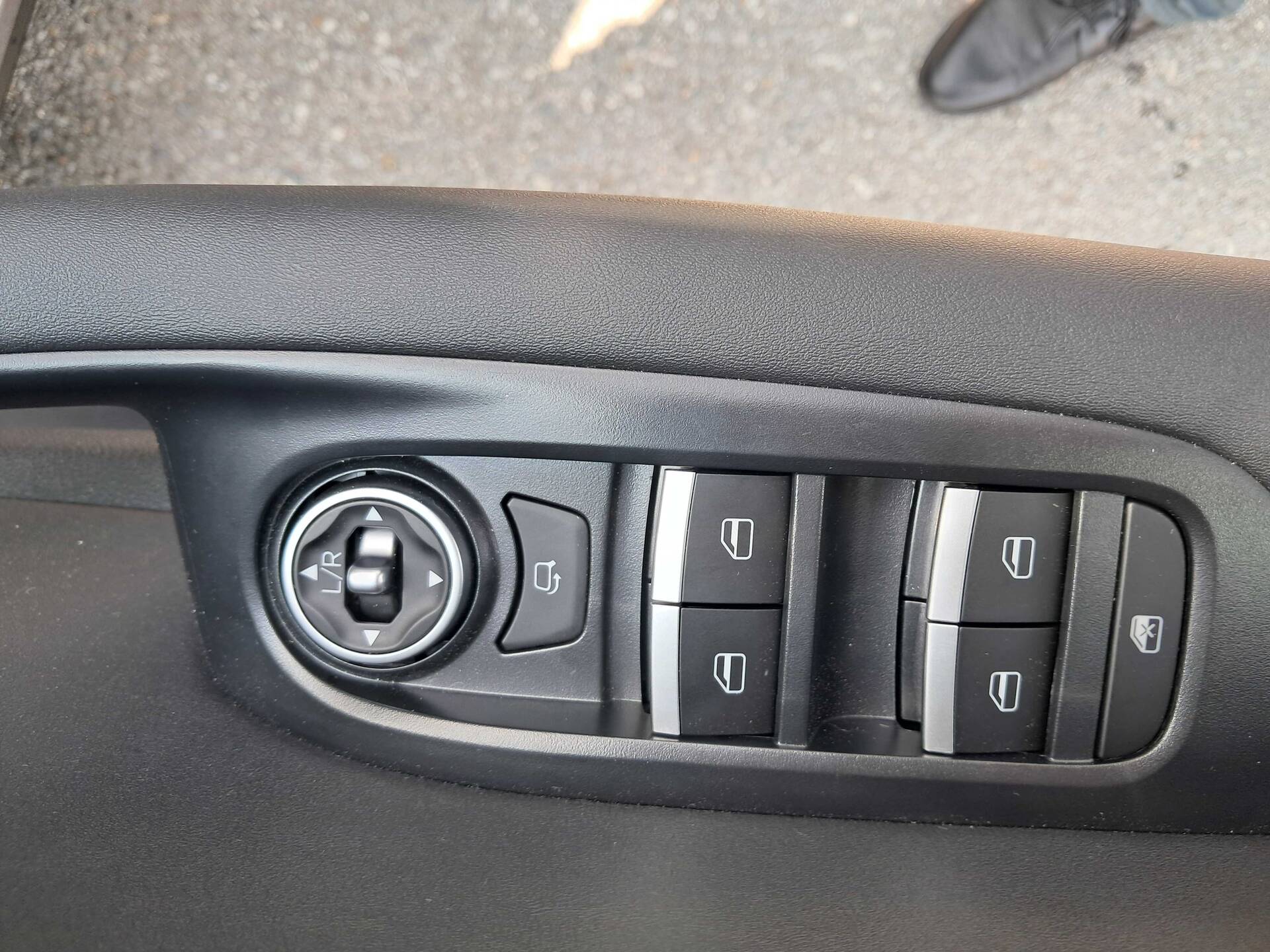 product-gallery-image