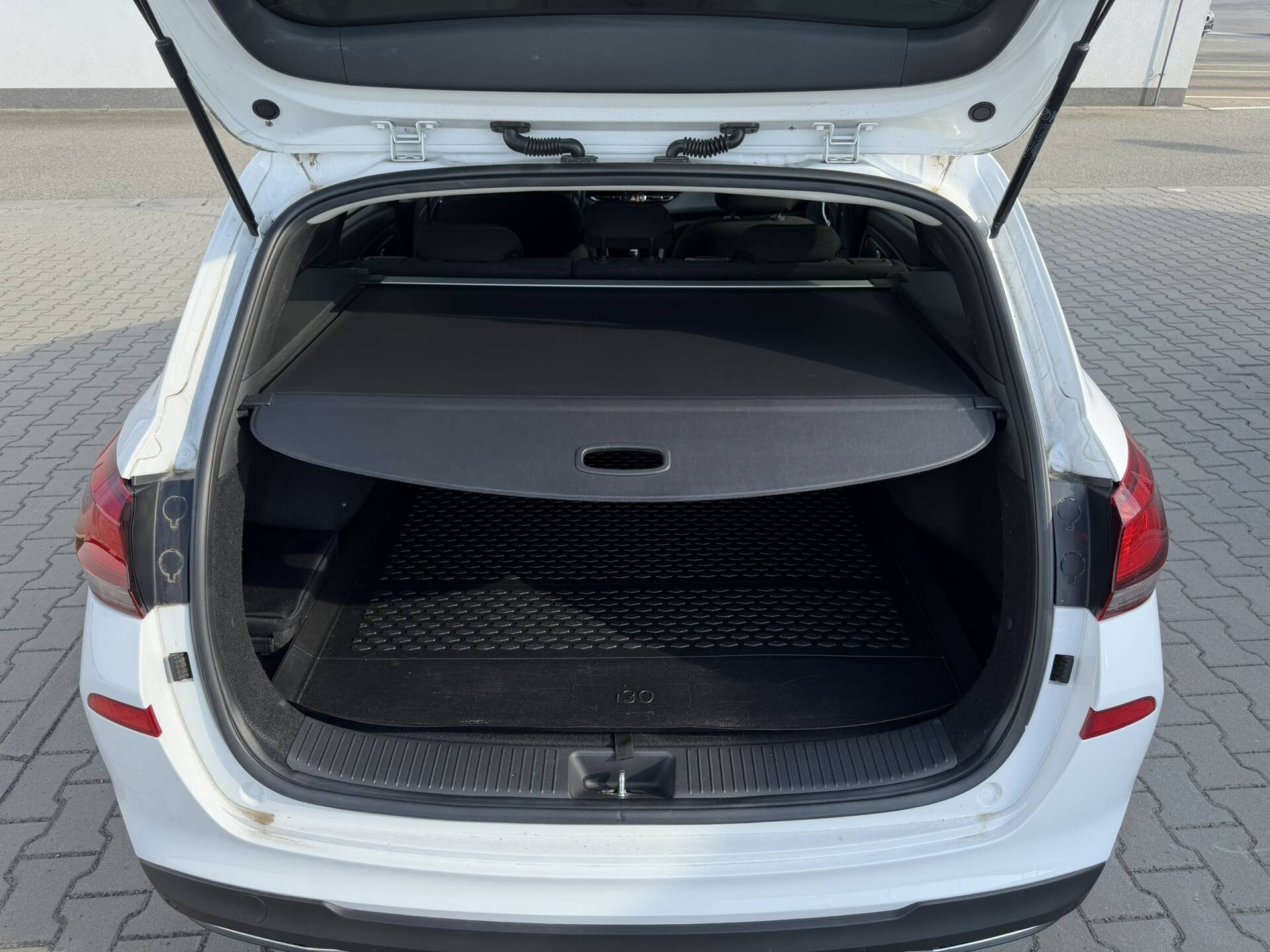 product-gallery-image