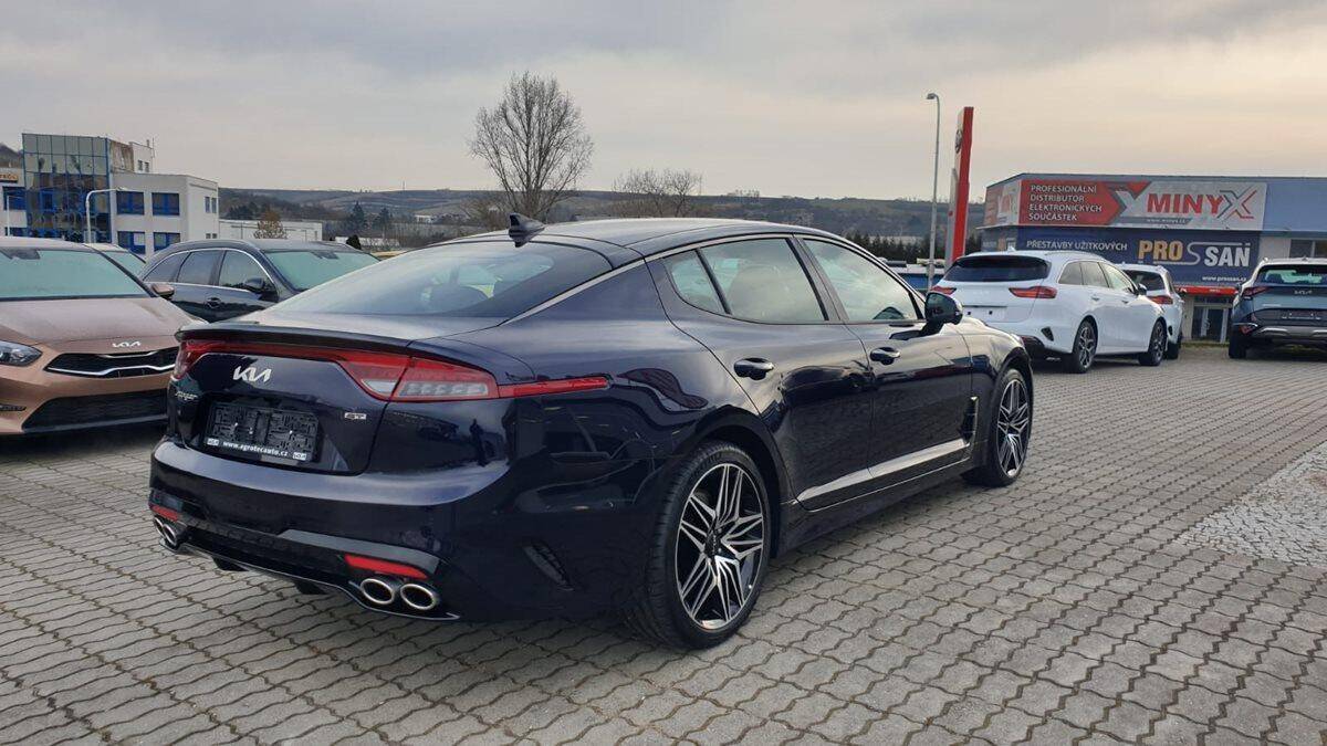 Kia Stinger 3.3 T-GDI 269 kW GT