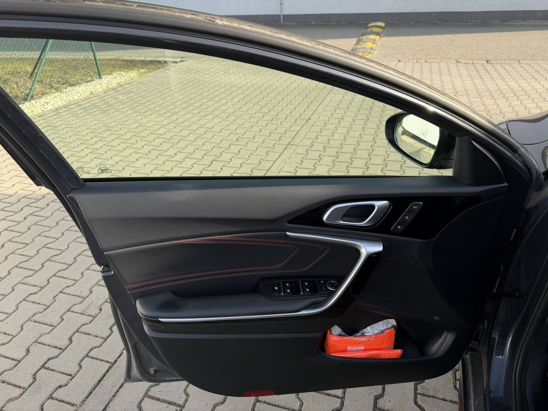 product-gallery-image