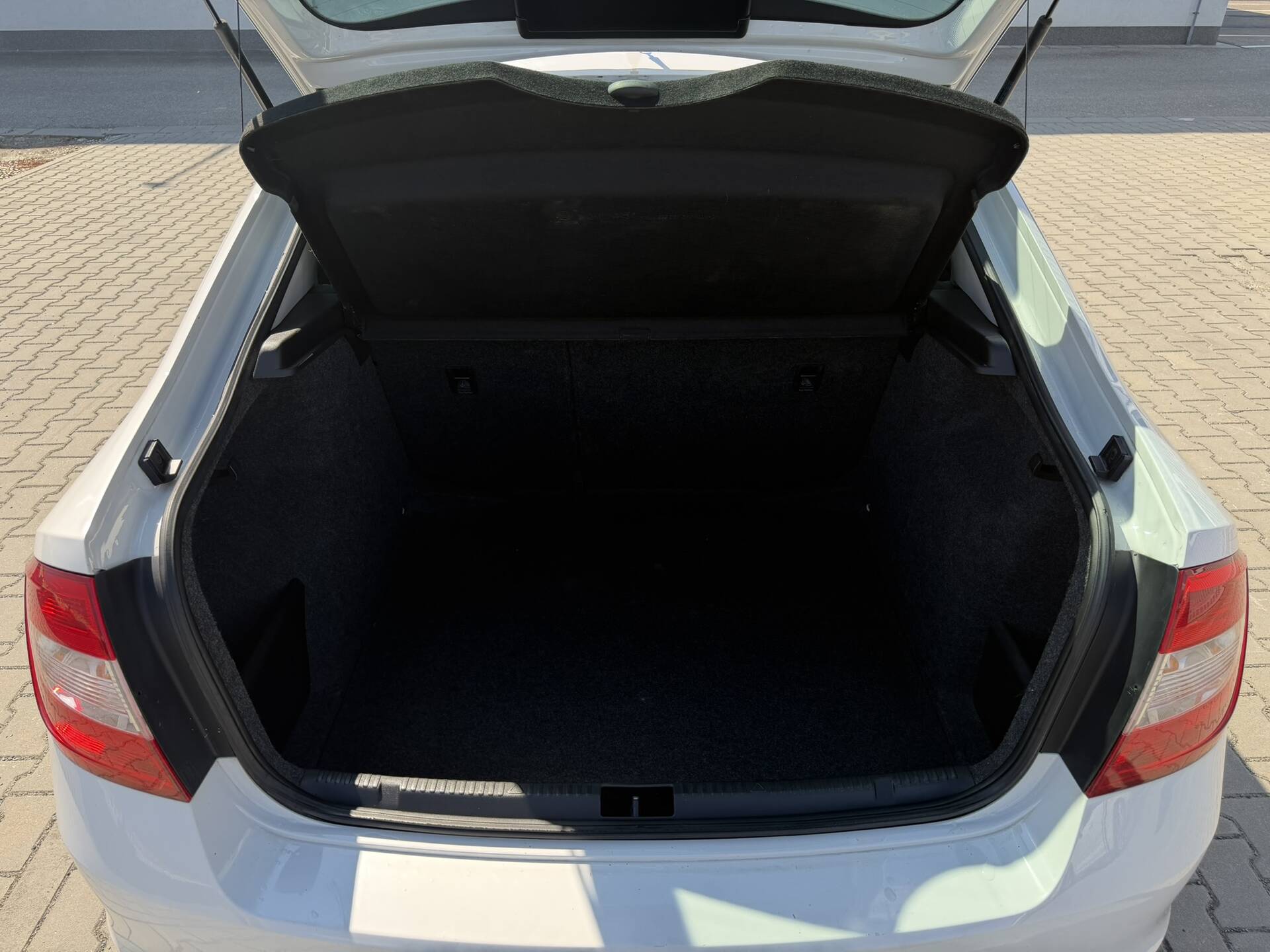 product-gallery-image