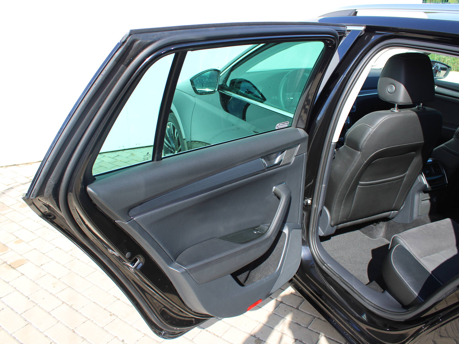 product-gallery-image